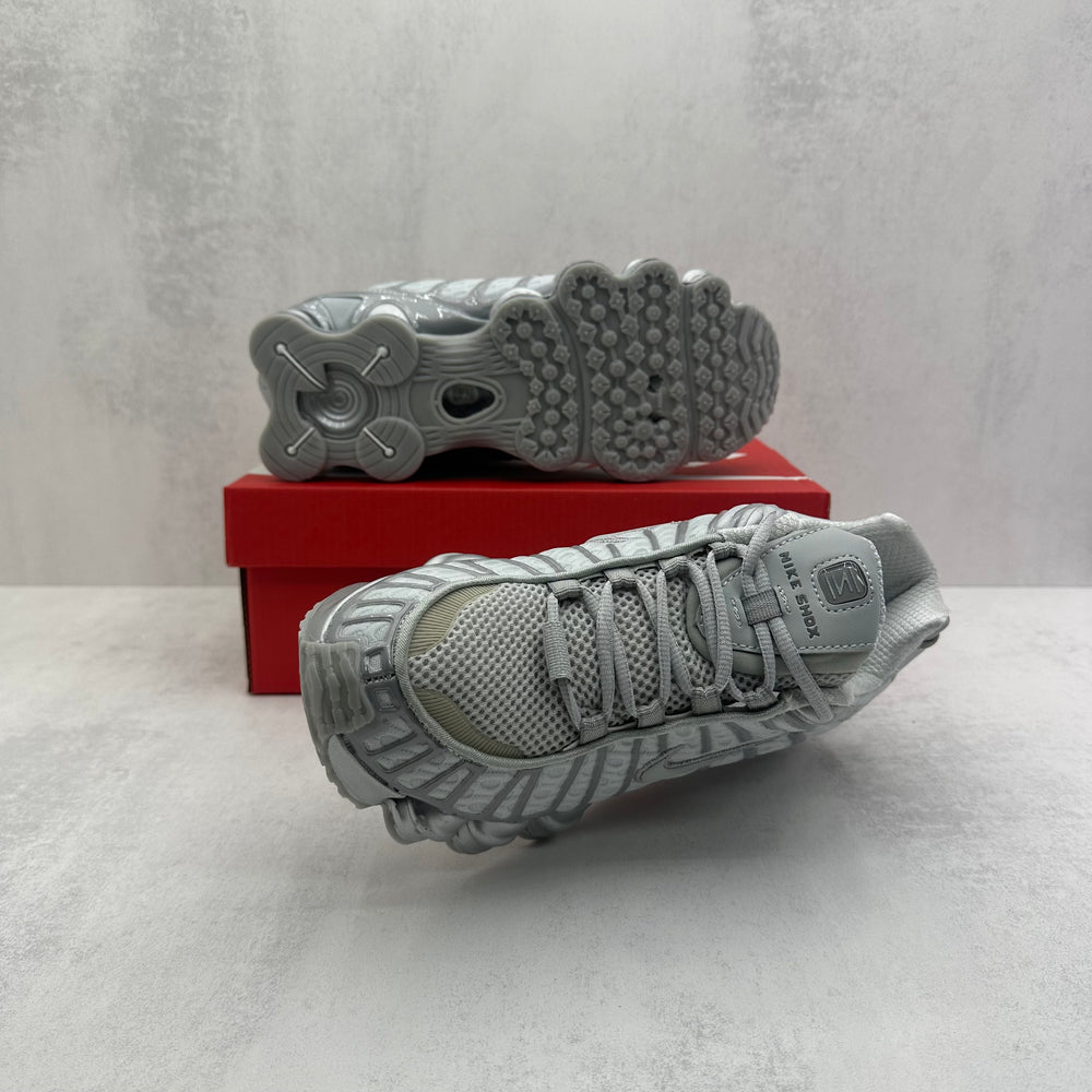 NIKE SHOX PLATA