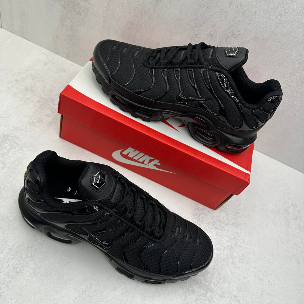 NIKE TN BLACK