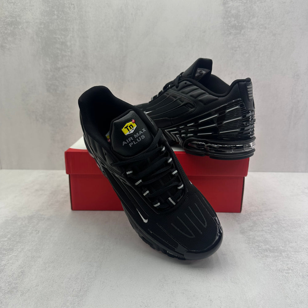 NIKE TUNED BLACK