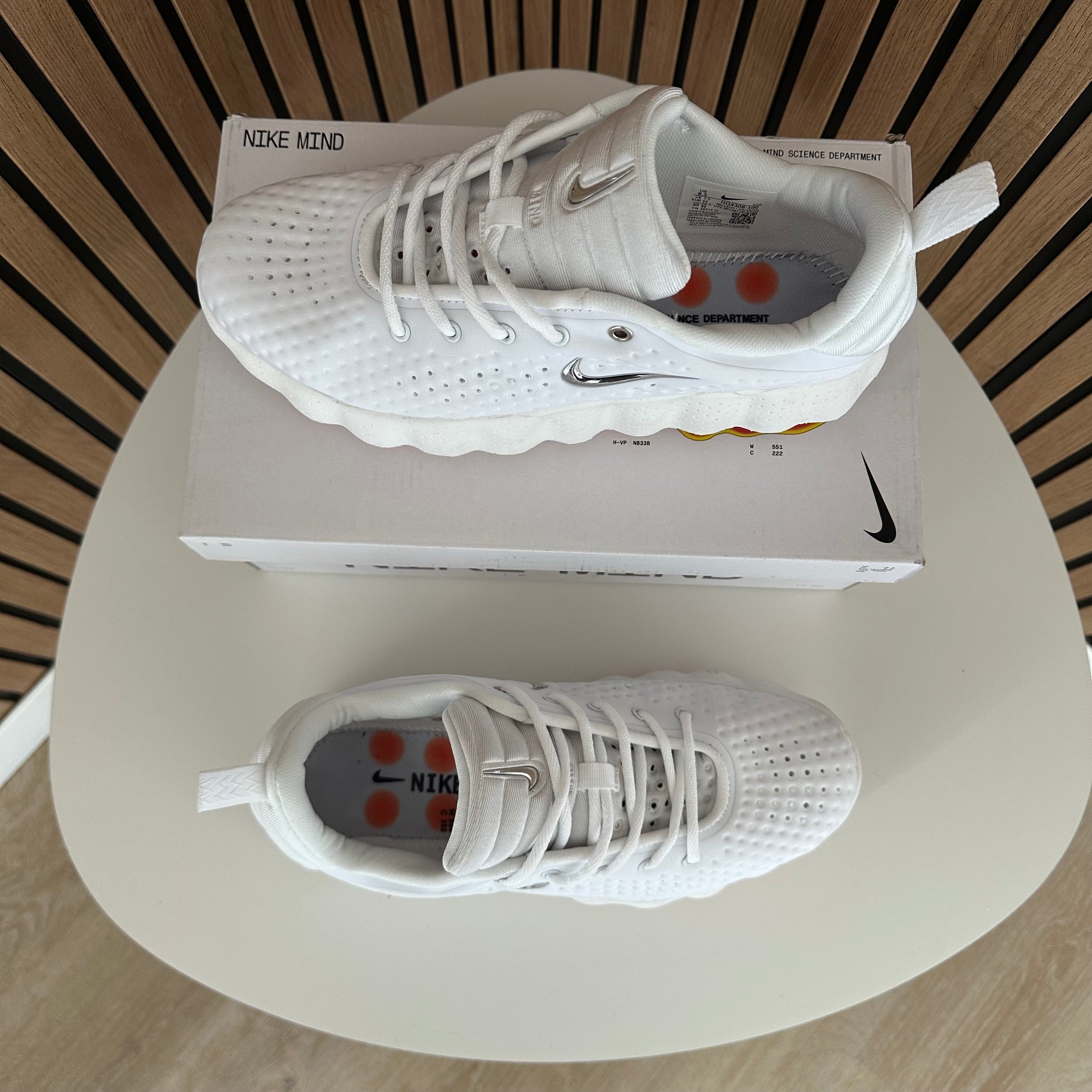 NIKE MIND 002