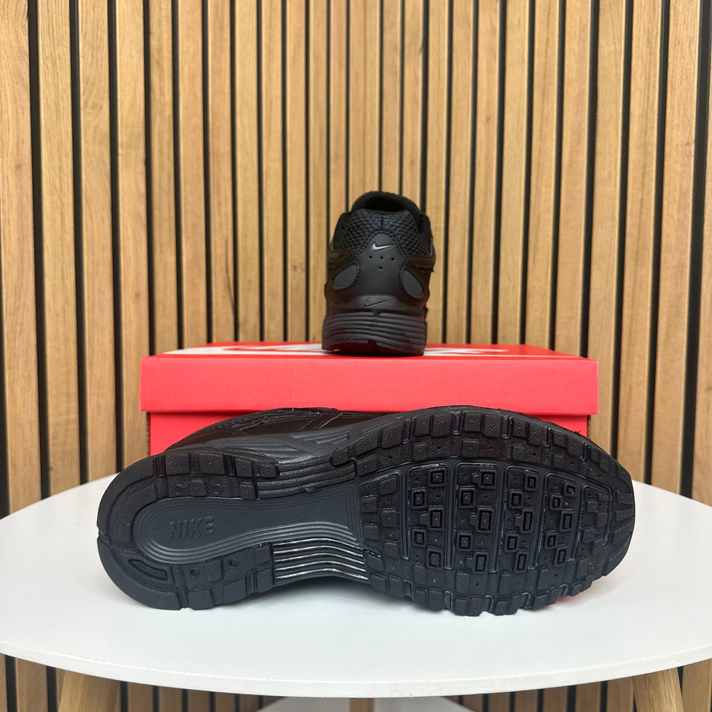 NIKE P6000