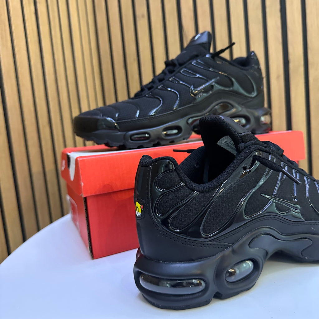 NIKE TN BLACK