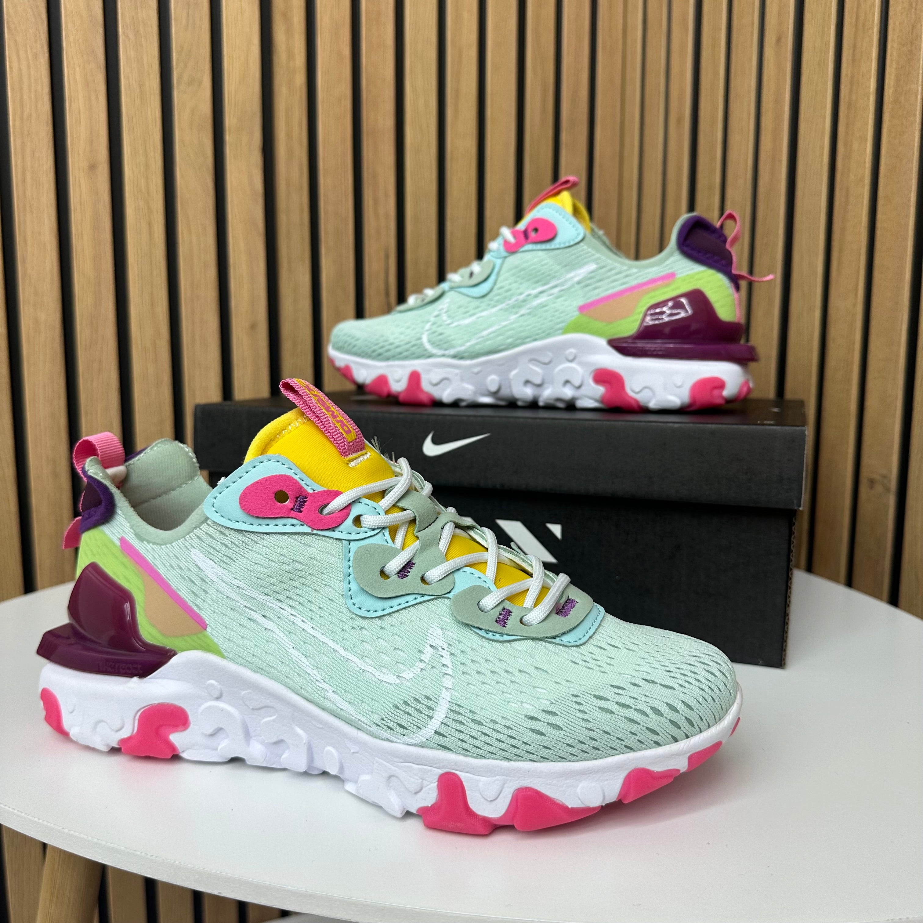 NIKE REACT VISION