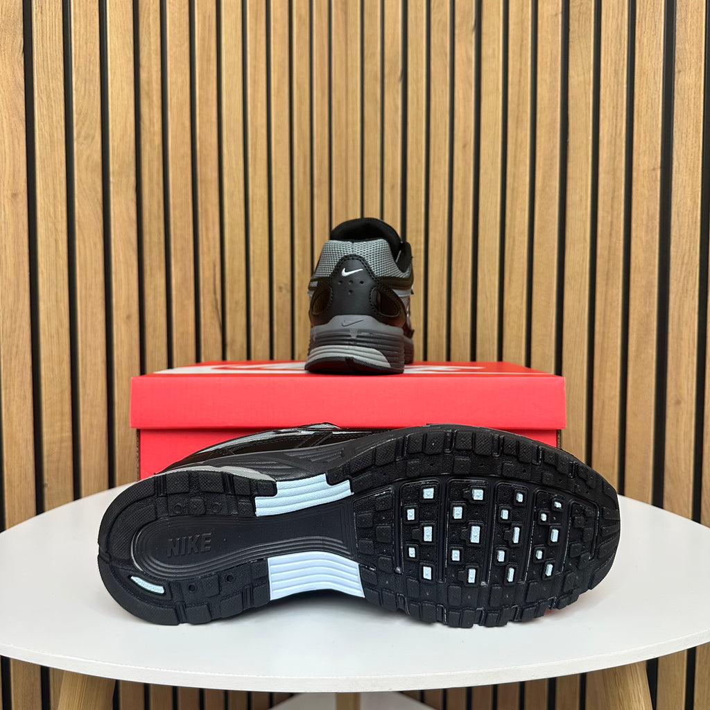 NIKE P6000