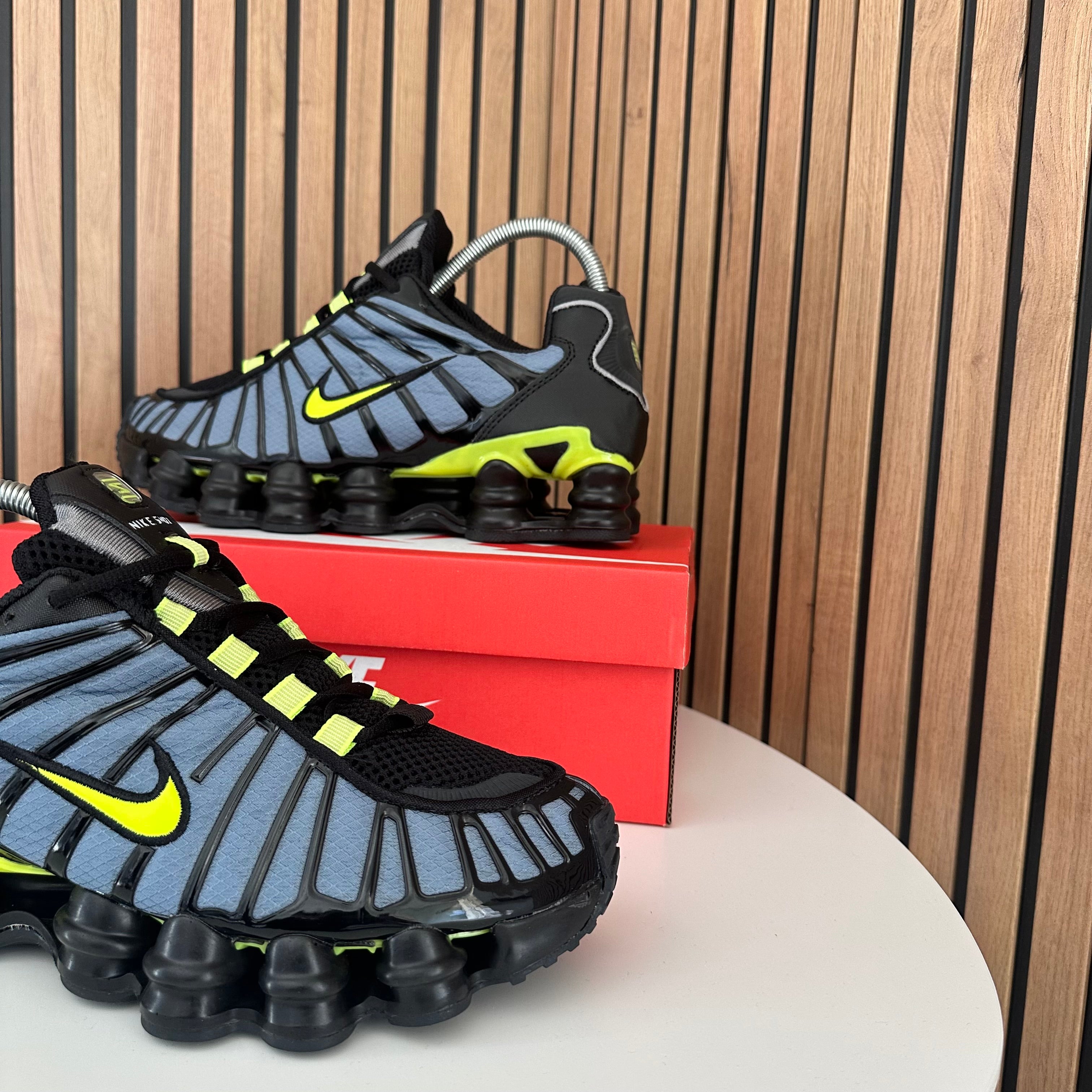 NIKE SHOX TL
