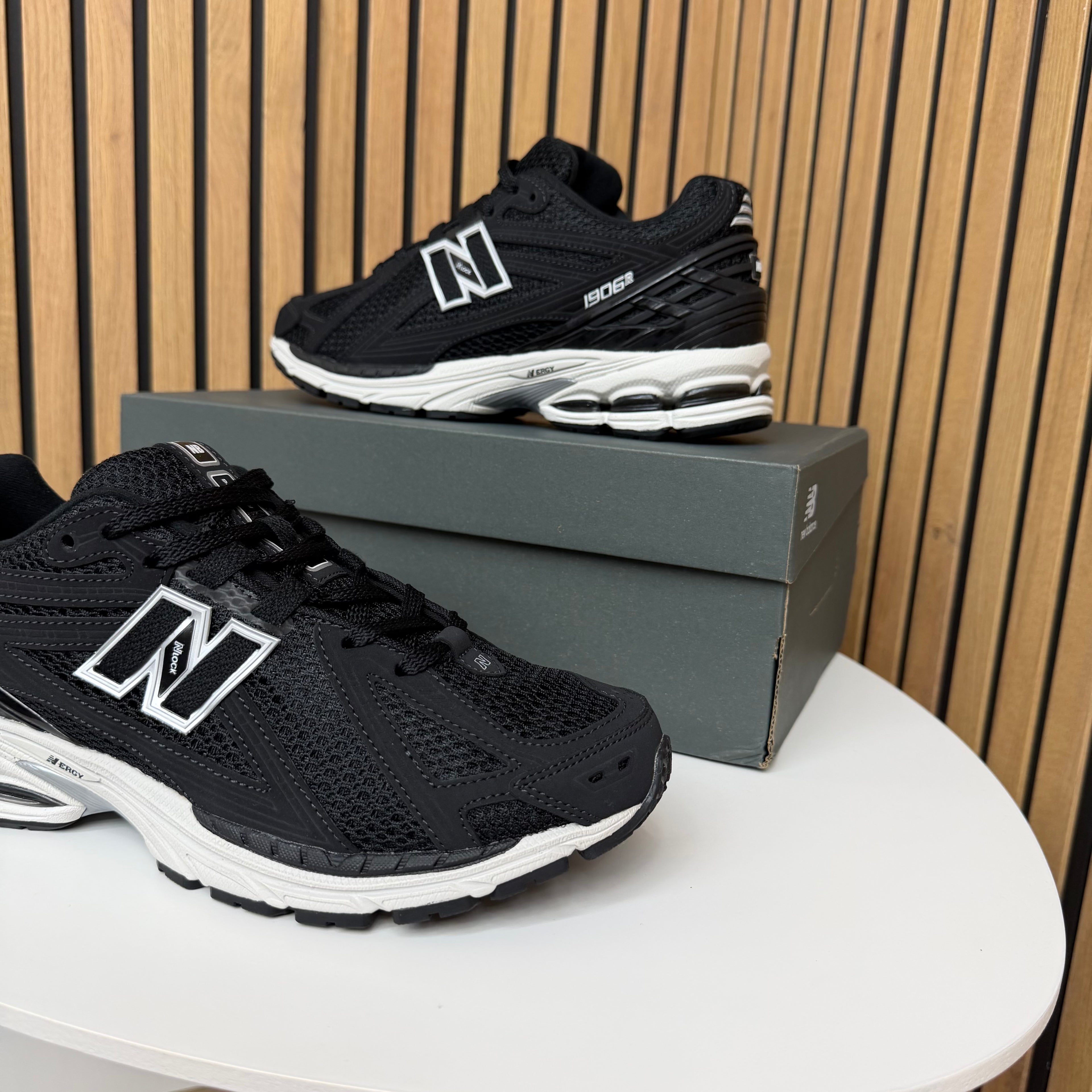 NEW BALANCE