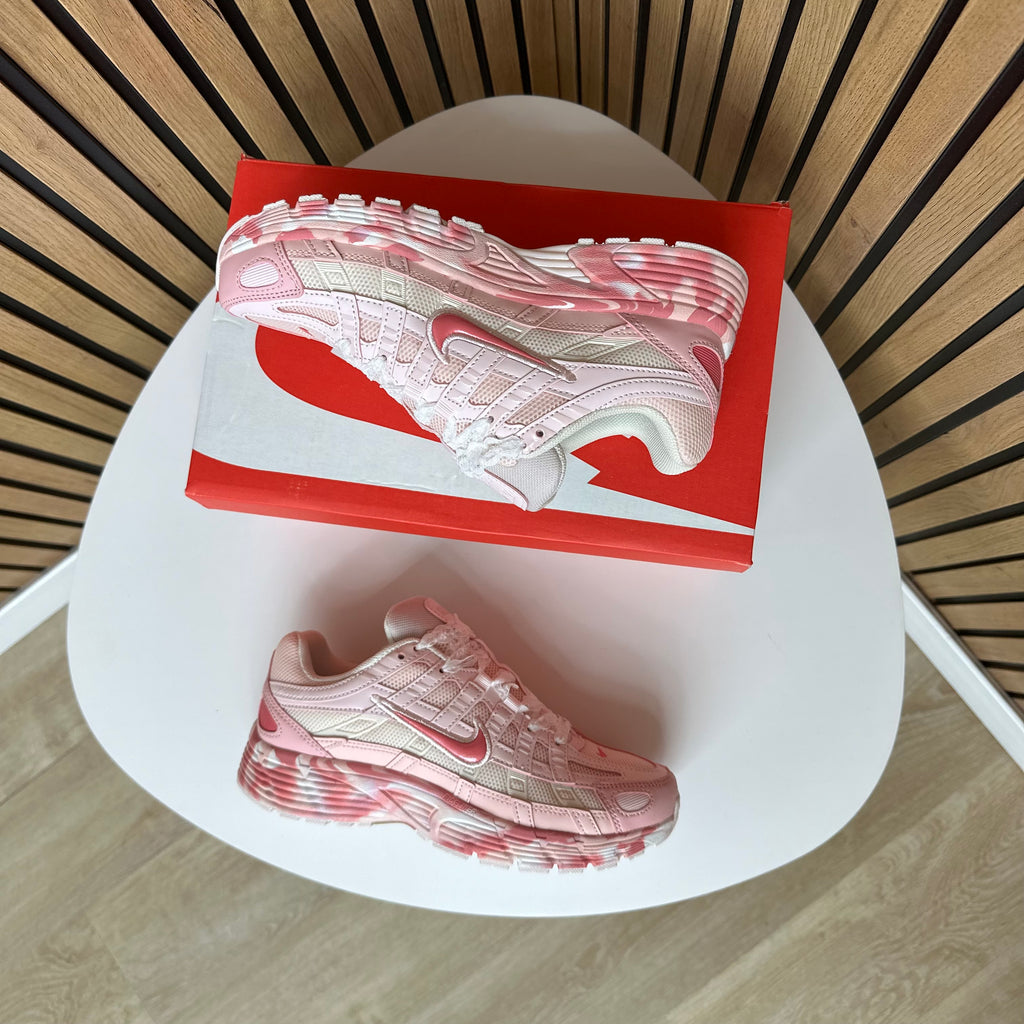 NIKE P6000