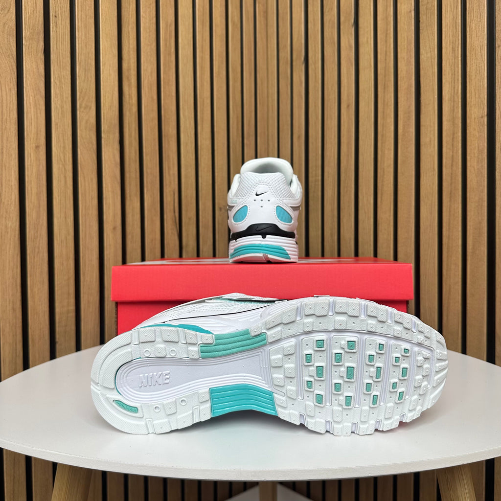 NIKE P6000