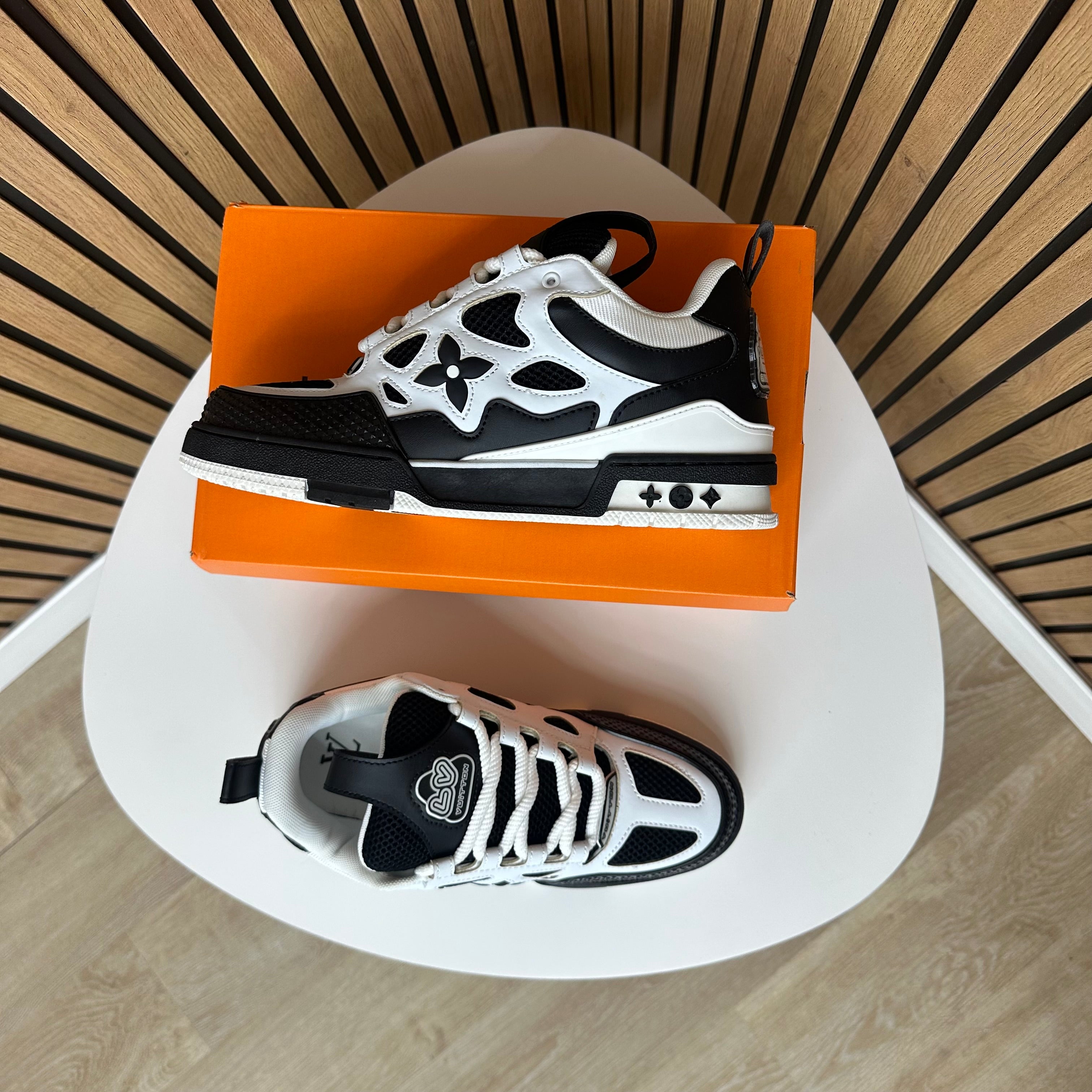 LV SKATE BLACK & WHITE