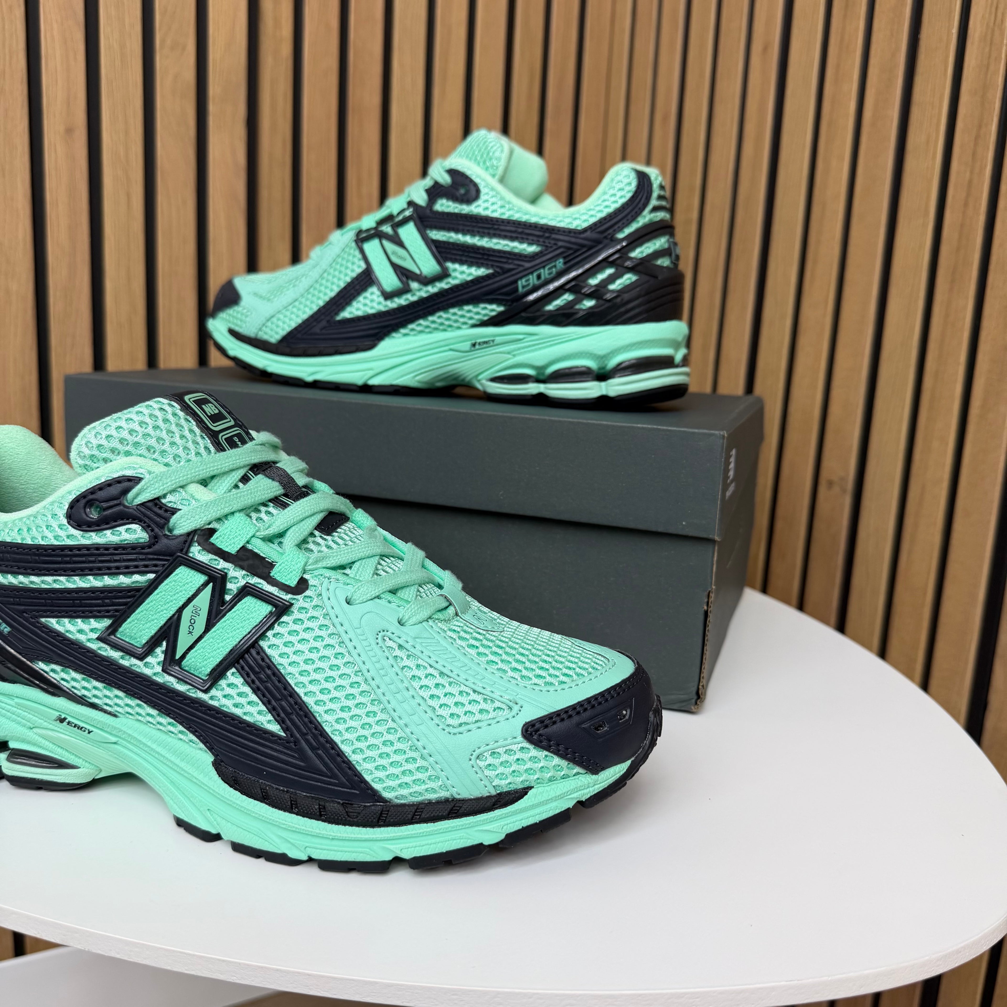 NEW BALANCE