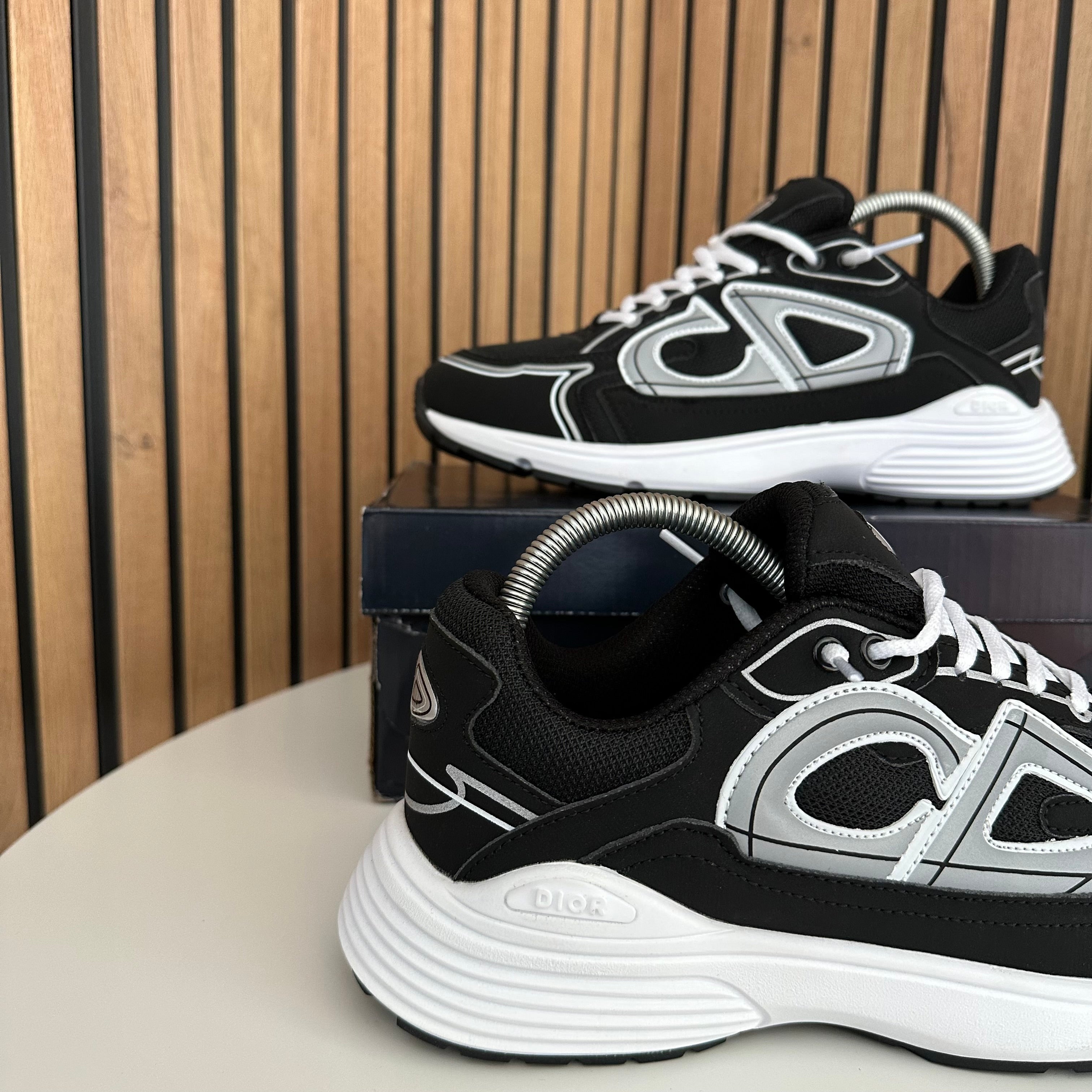 DIOR B30 BLACK & WHITE