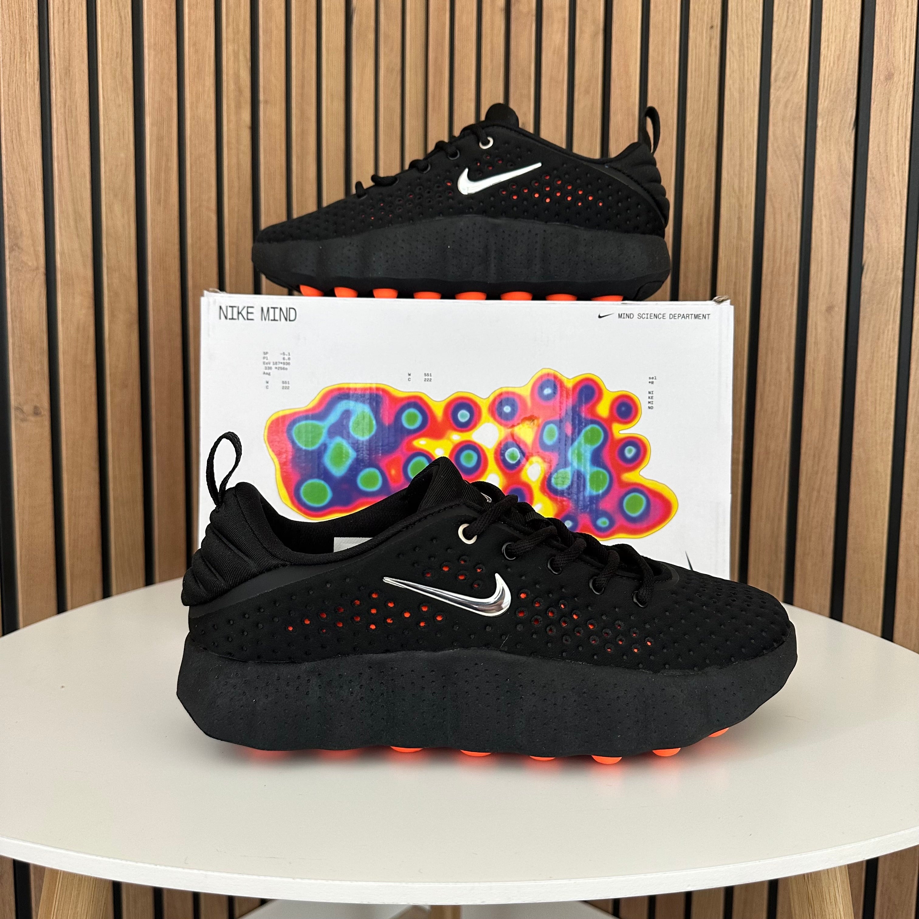 NIKE MIND 002