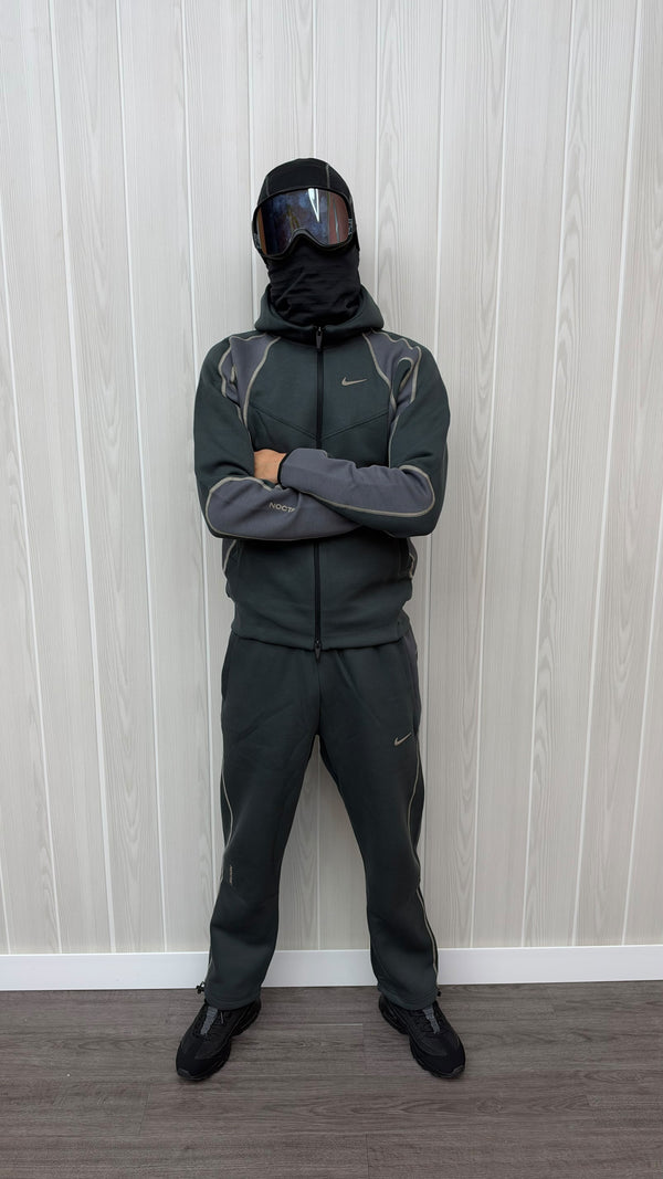 NIKE TECH NOCTA