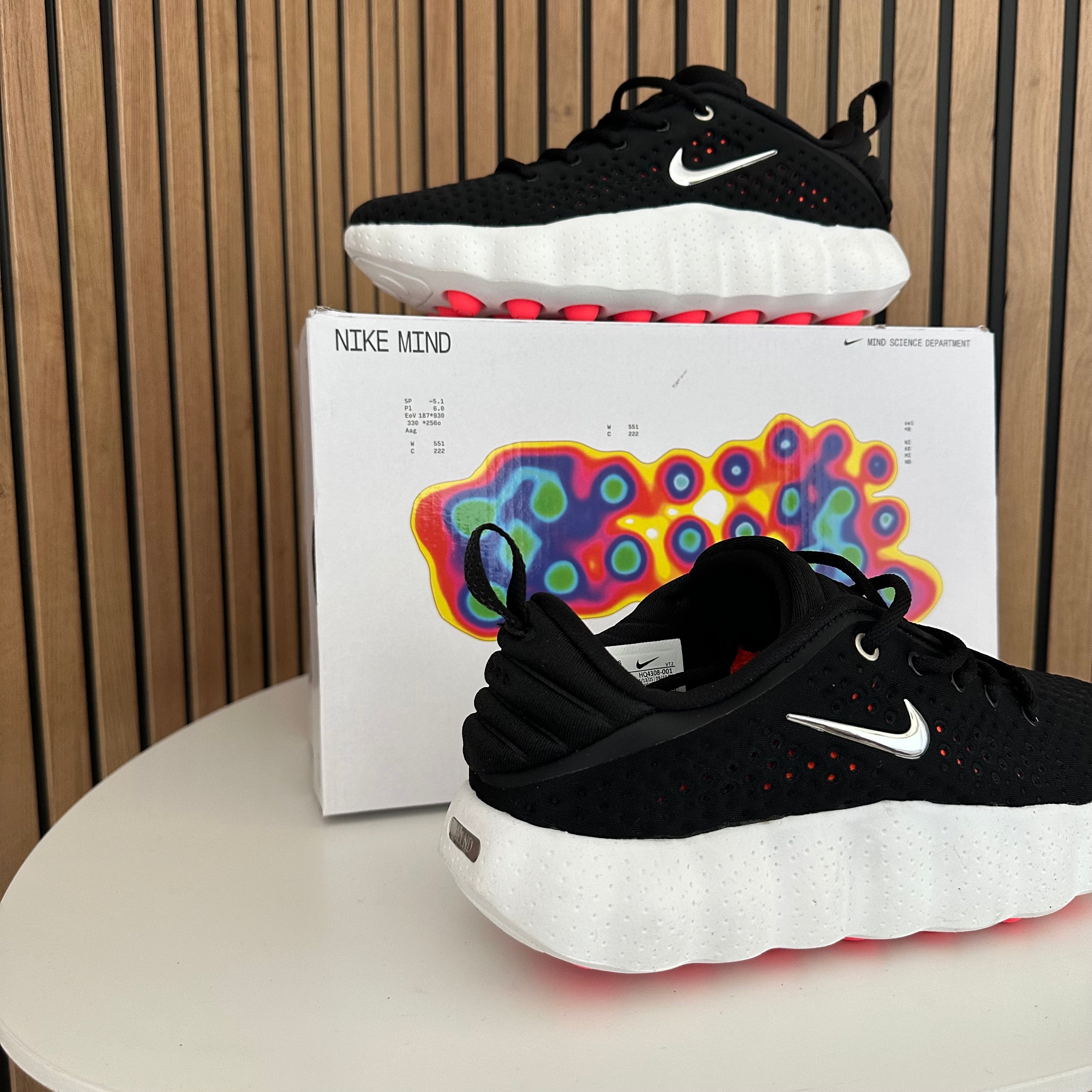 NIKE MIND 002