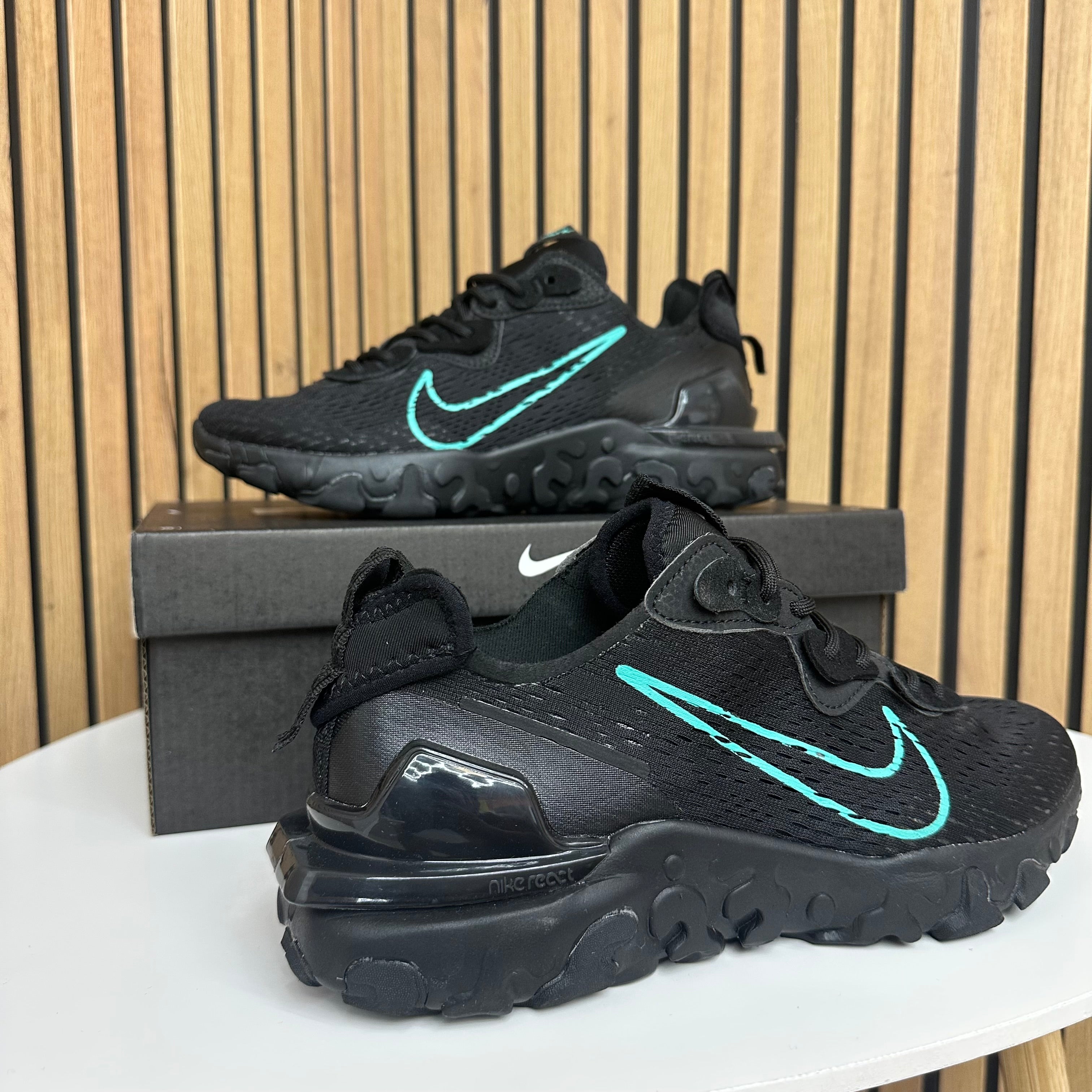 NIKE REACT VISION