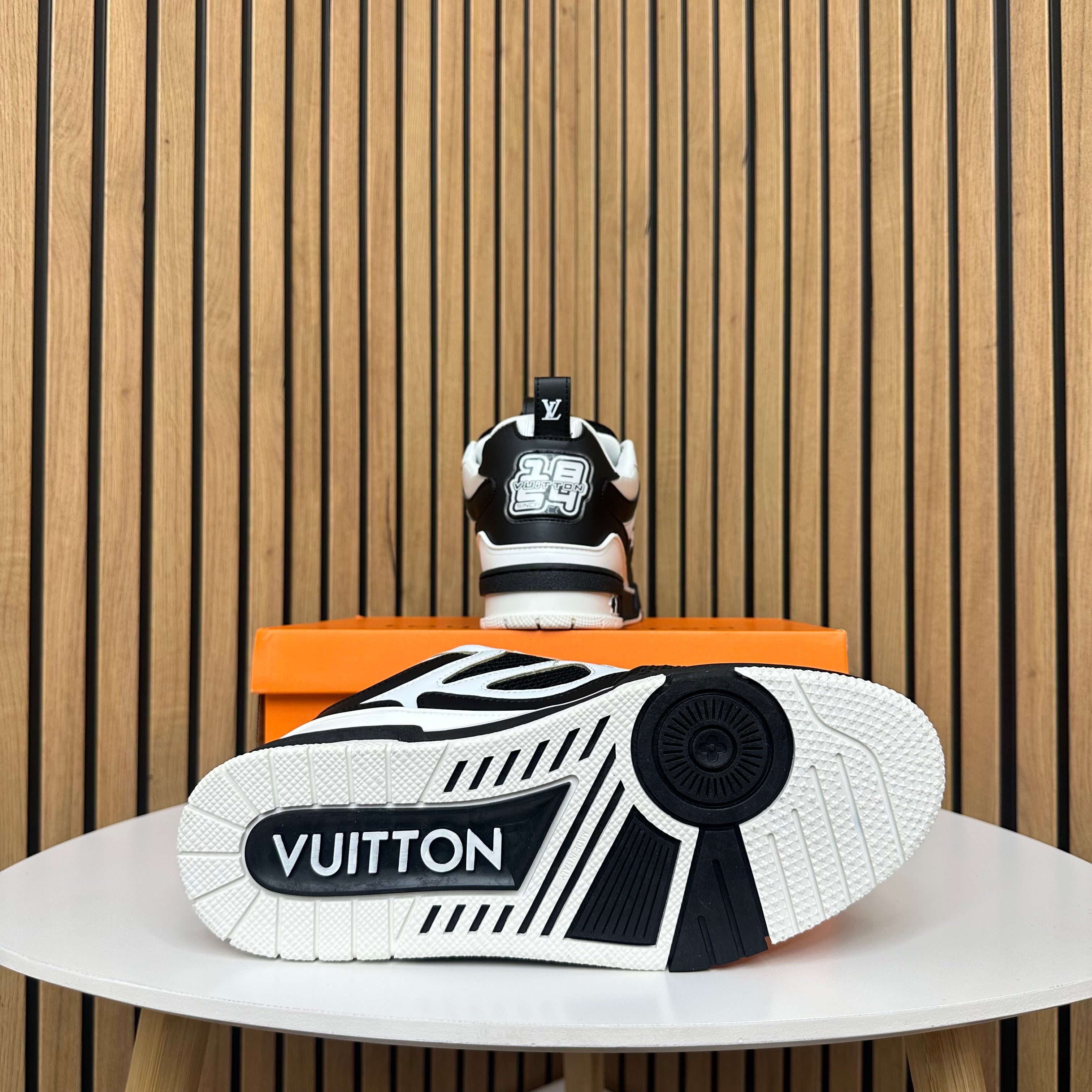 LV SKATE BLACK & WHITE