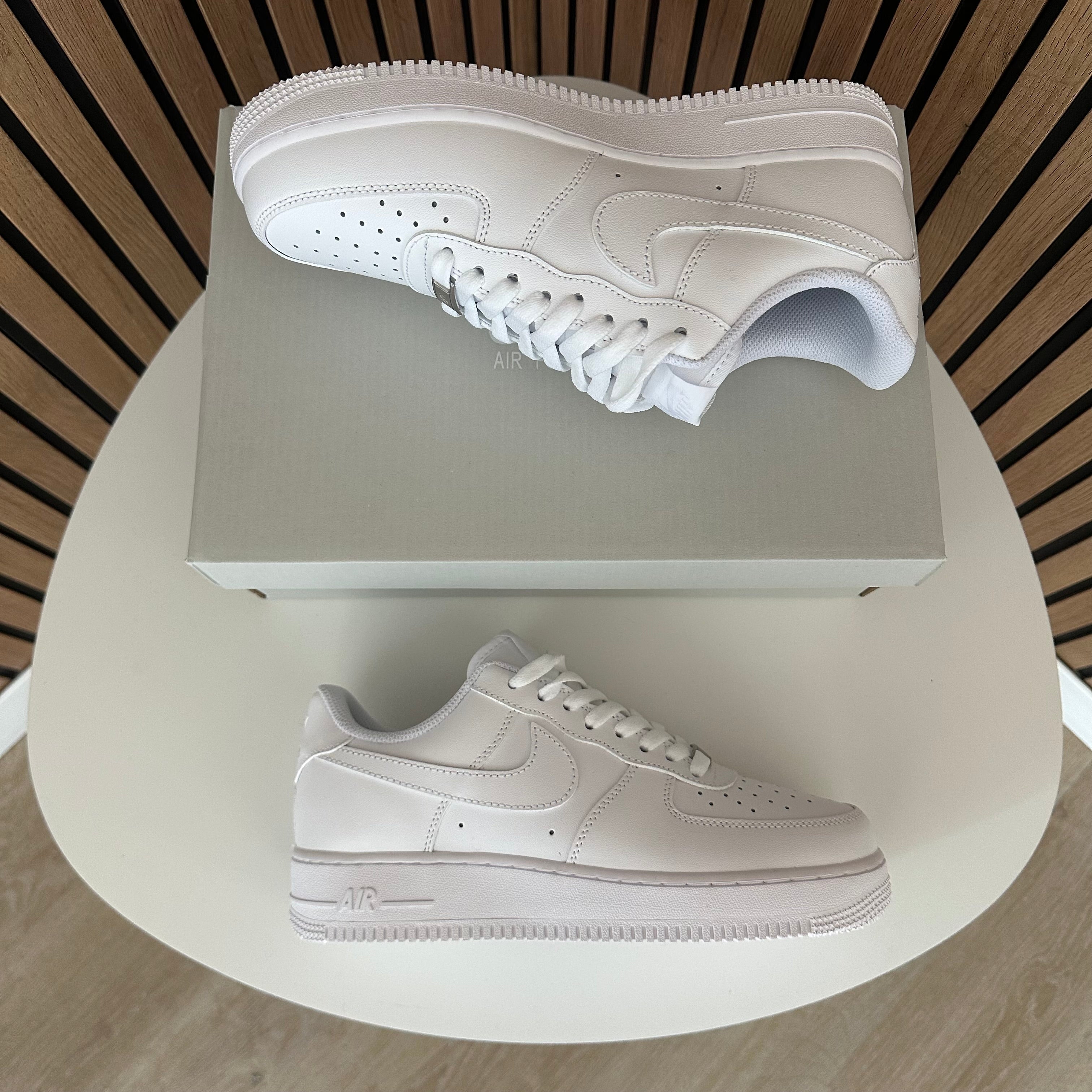 NIKE AIR FORCE 1 WHITE