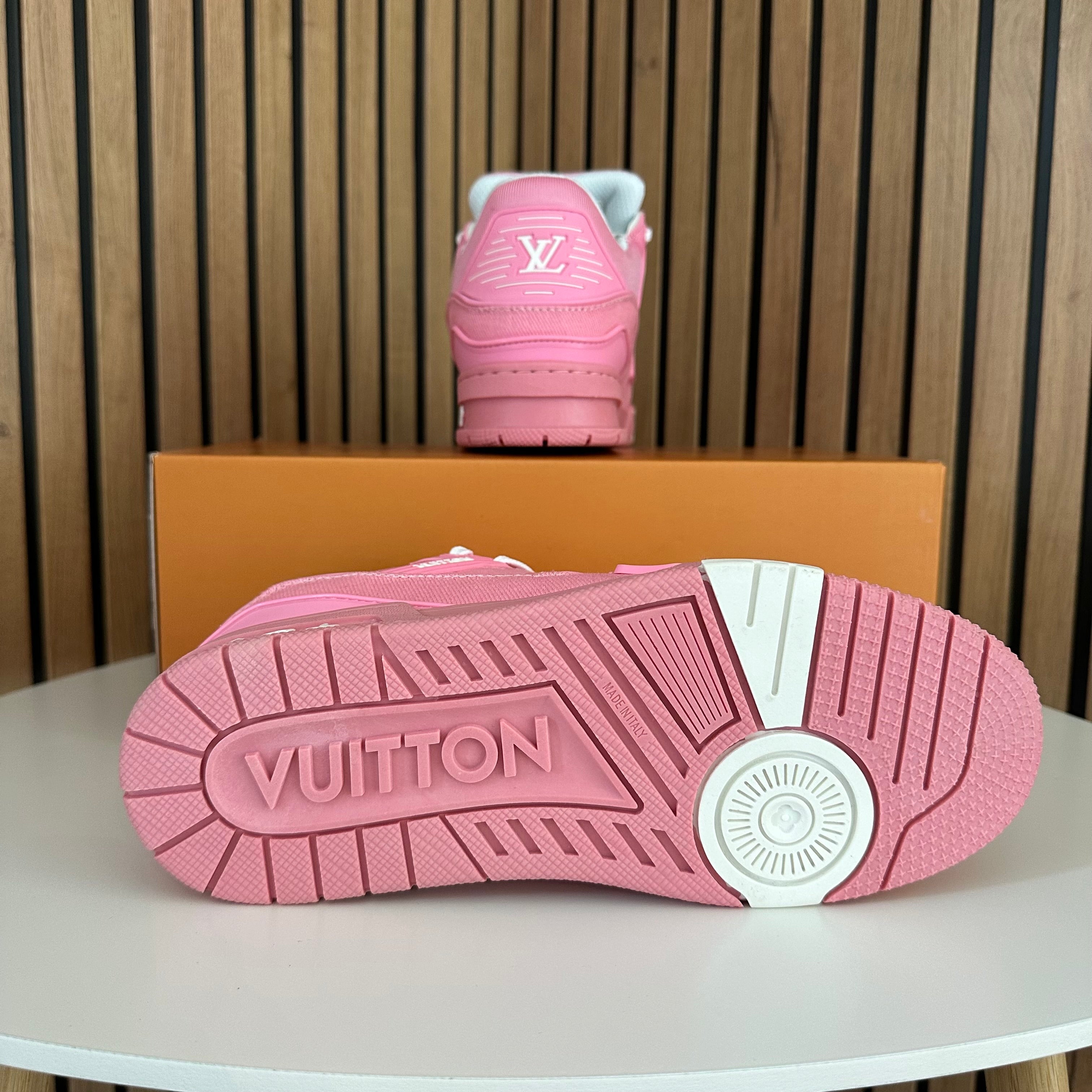LV TRAINER PINK