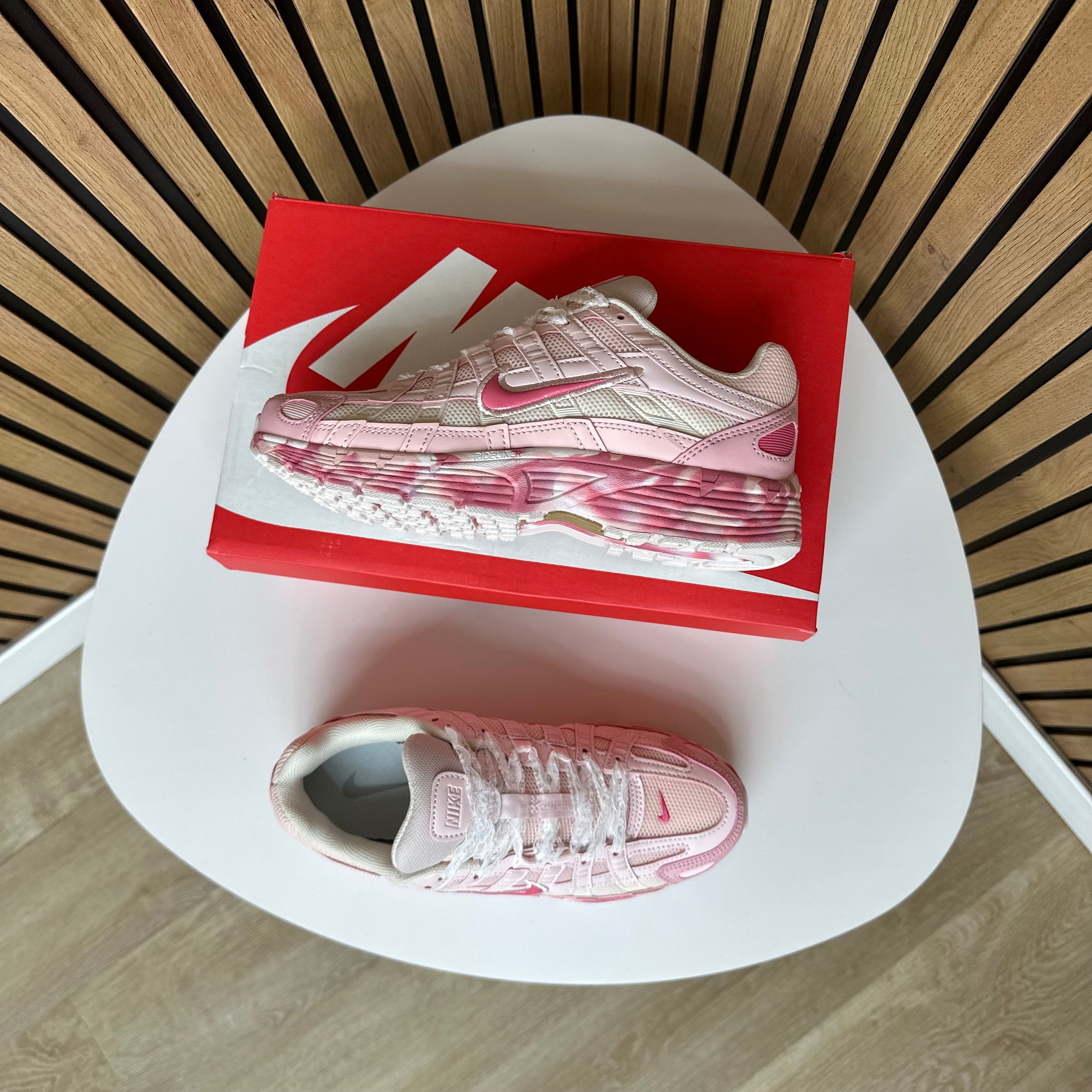NIKE P6000