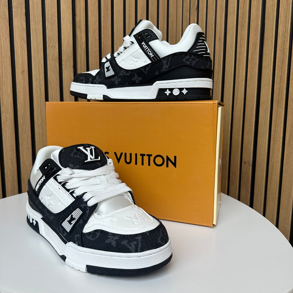 LV TRAINER BLACK & WHITE