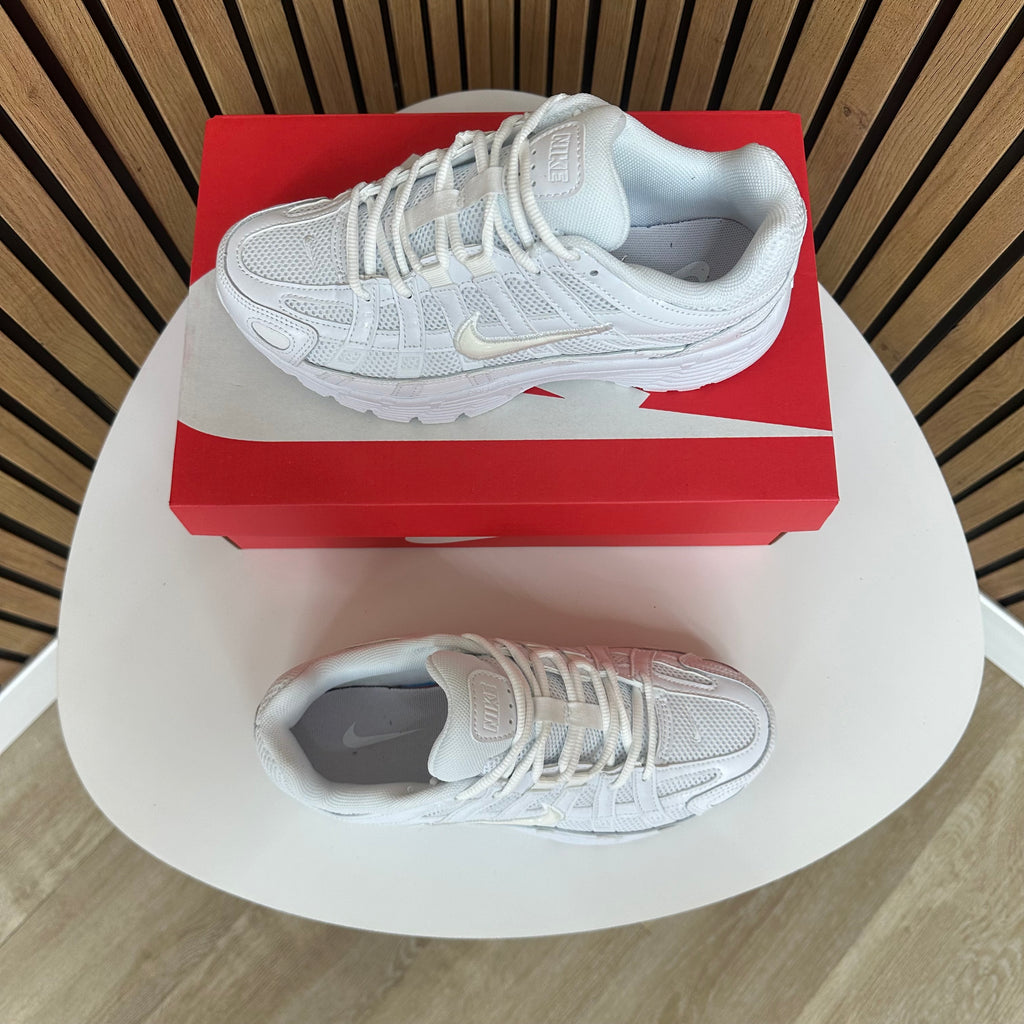 NIKE P6000