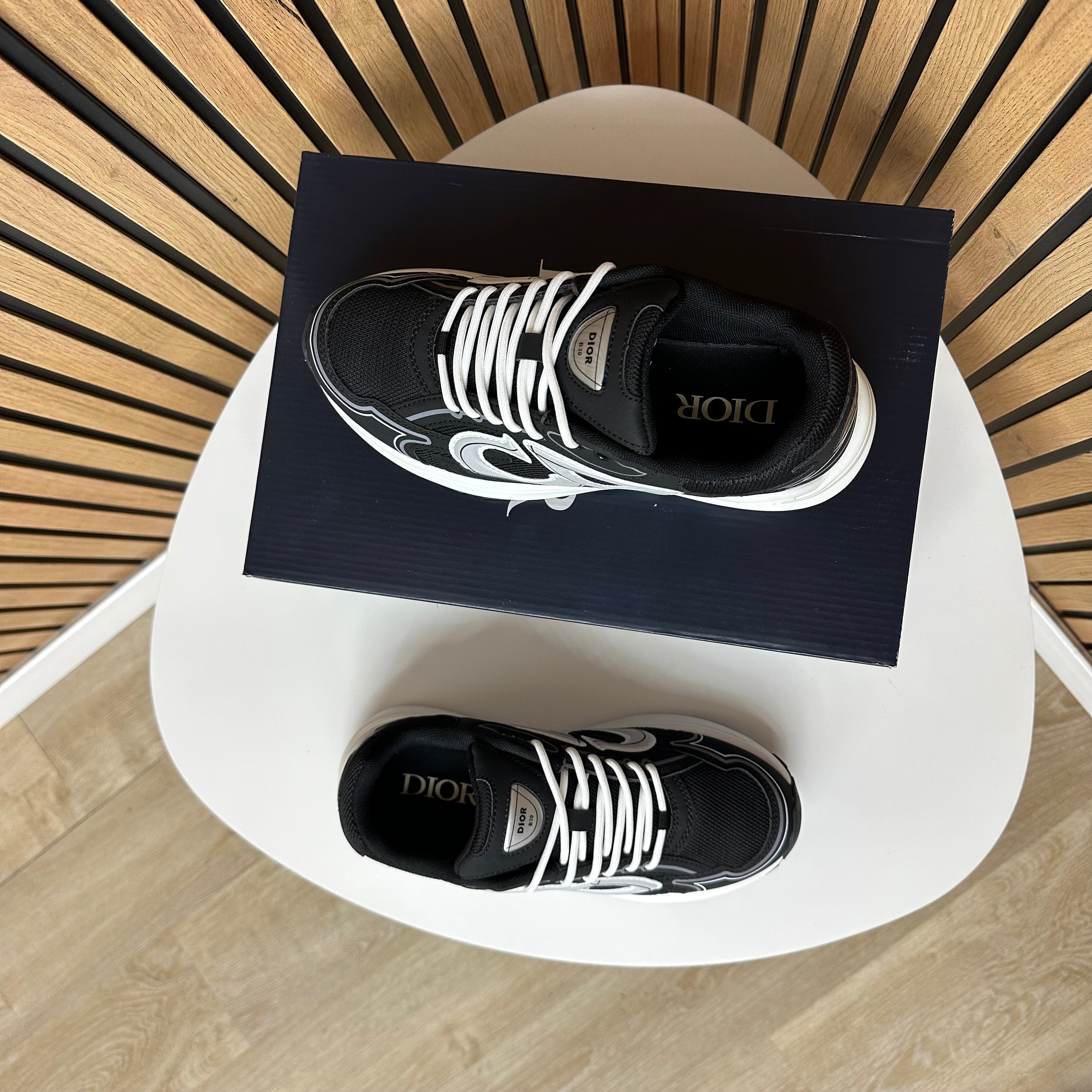 DIOR B30 BLACK & WHITE