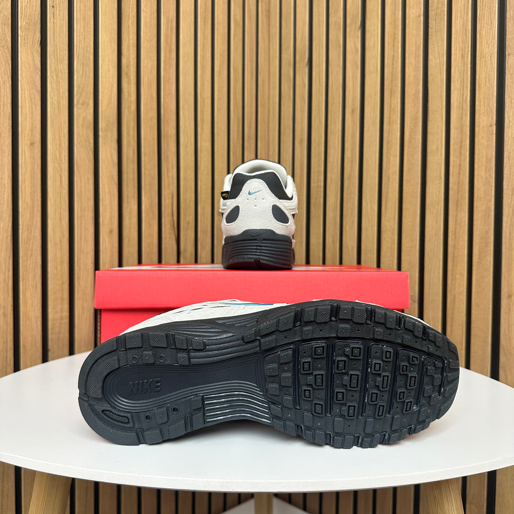 NIKE P6000