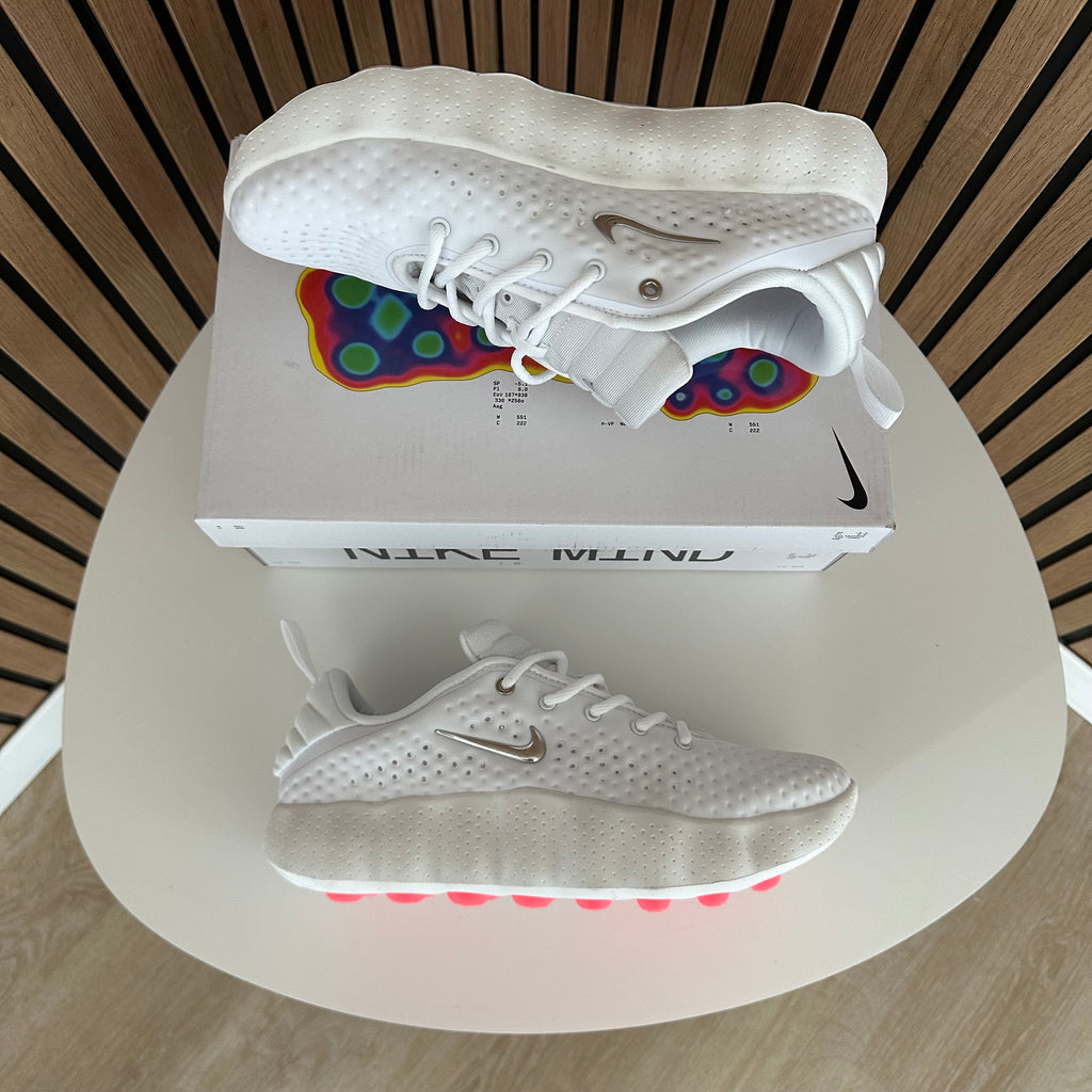 NIKE MIND 002