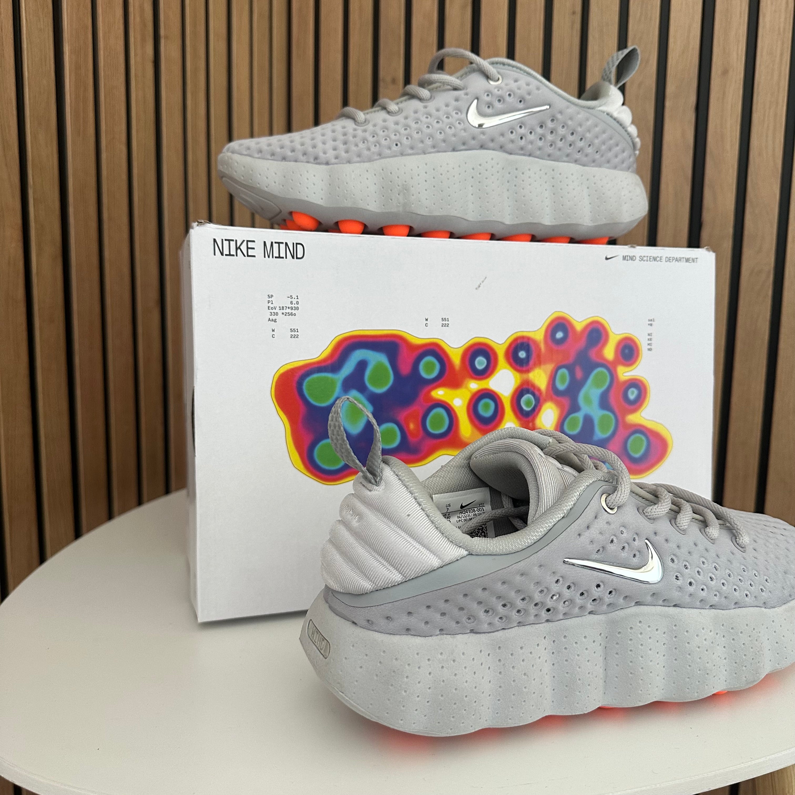 NIKE MIND 002