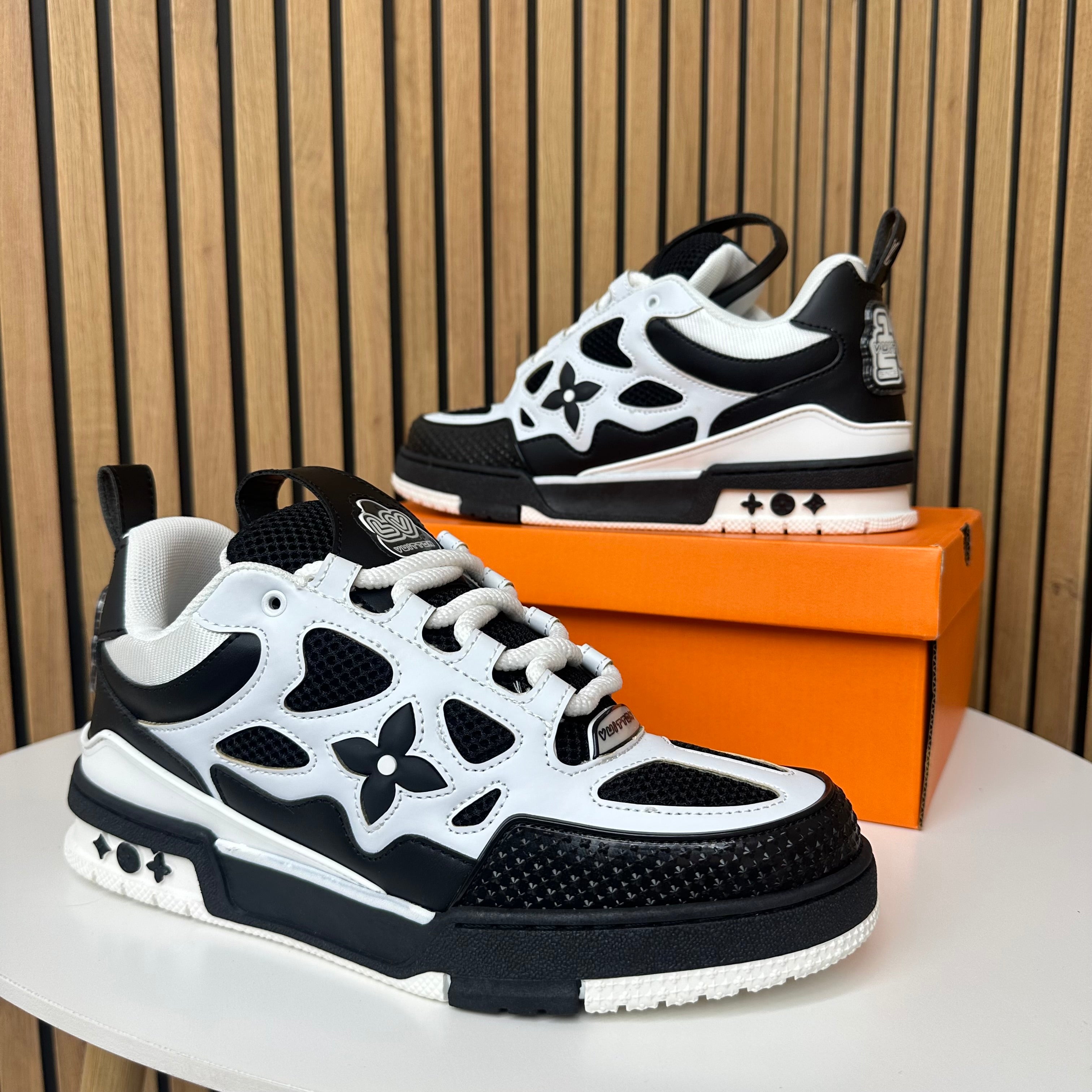 LV SKATE BLACK & WHITE