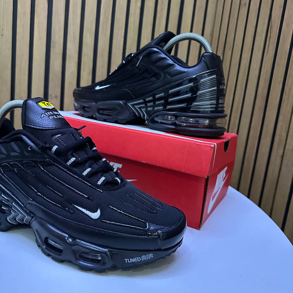 NIKE TUNED BLACK