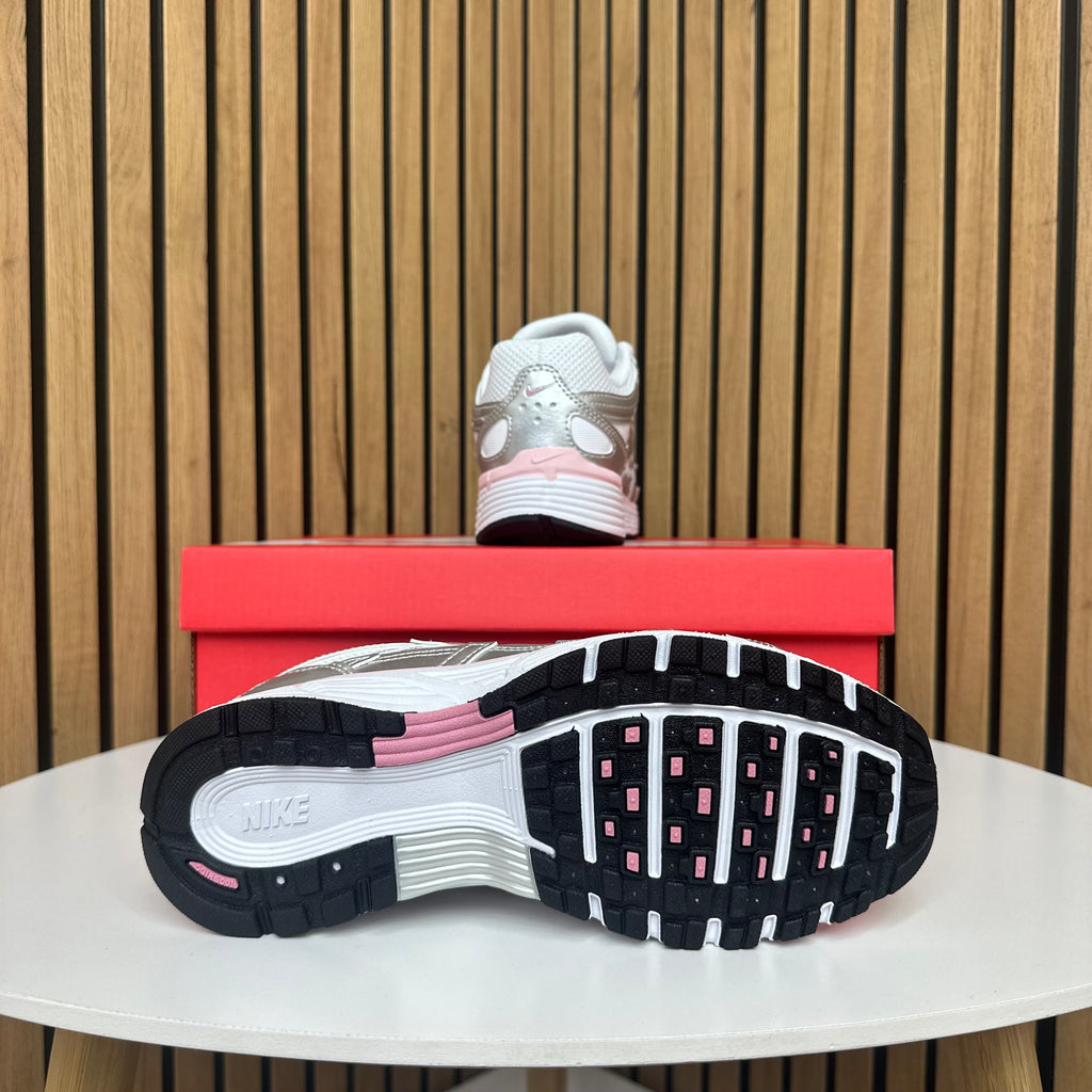 NIKE P6000