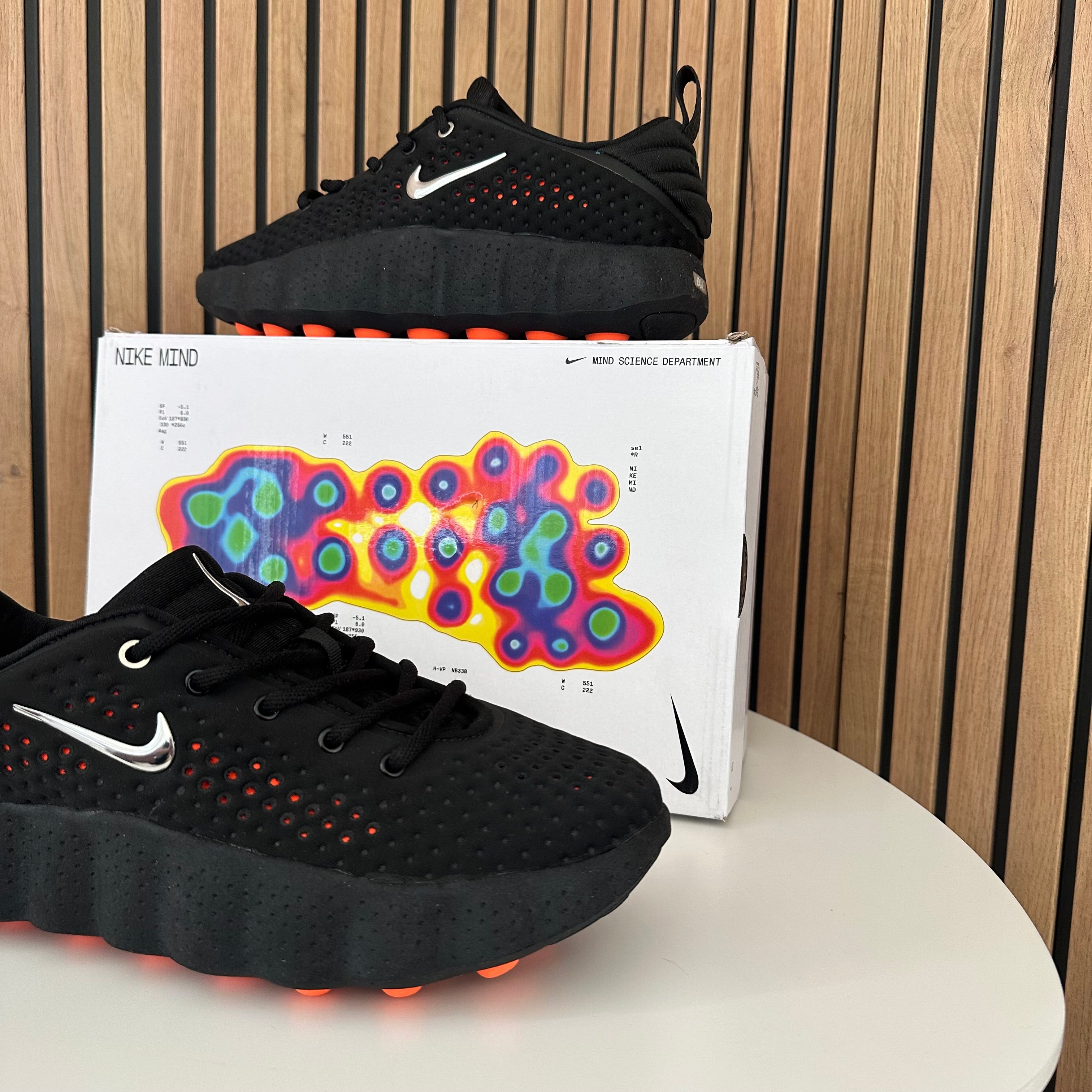 NIKE MIND 002
