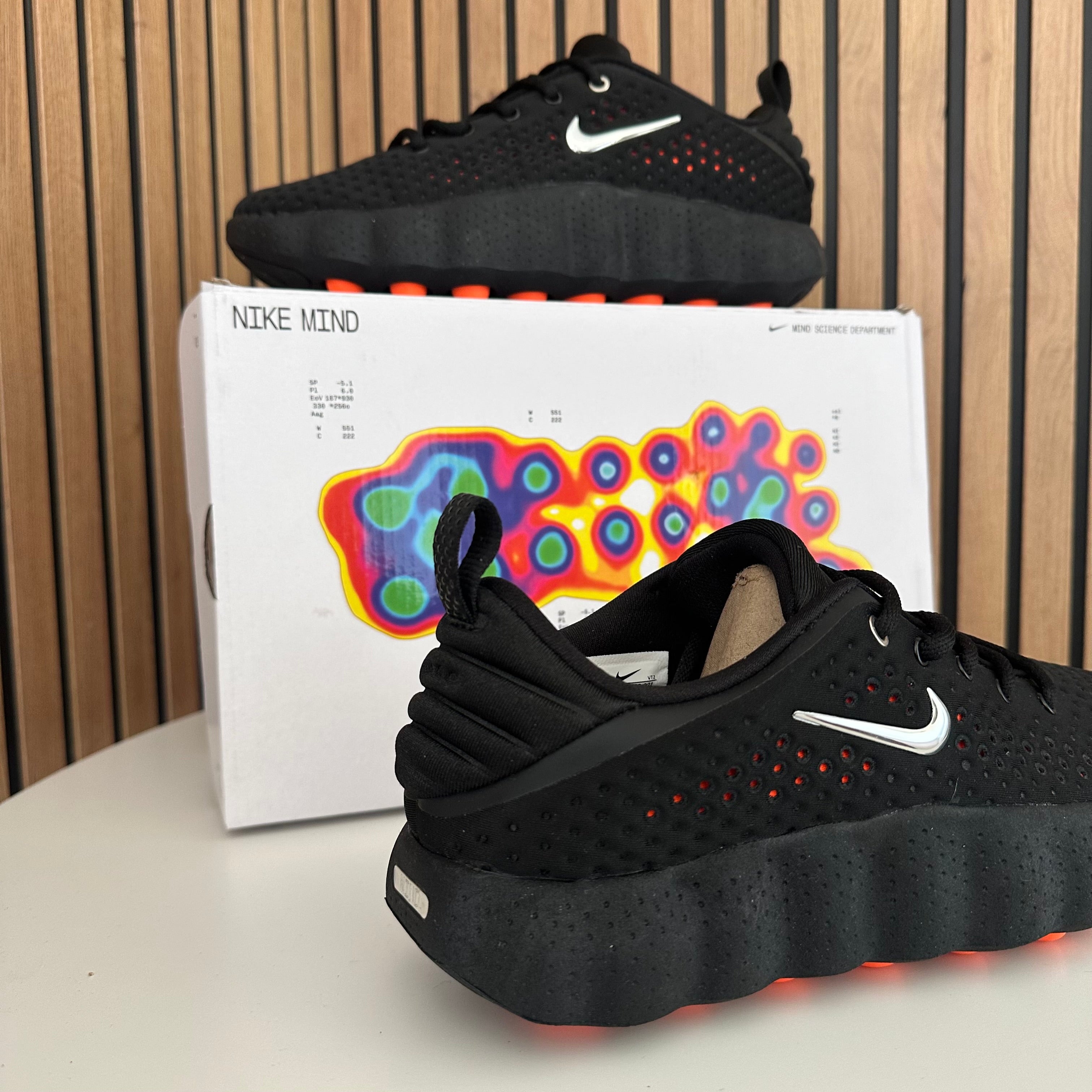 NIKE MIND 002