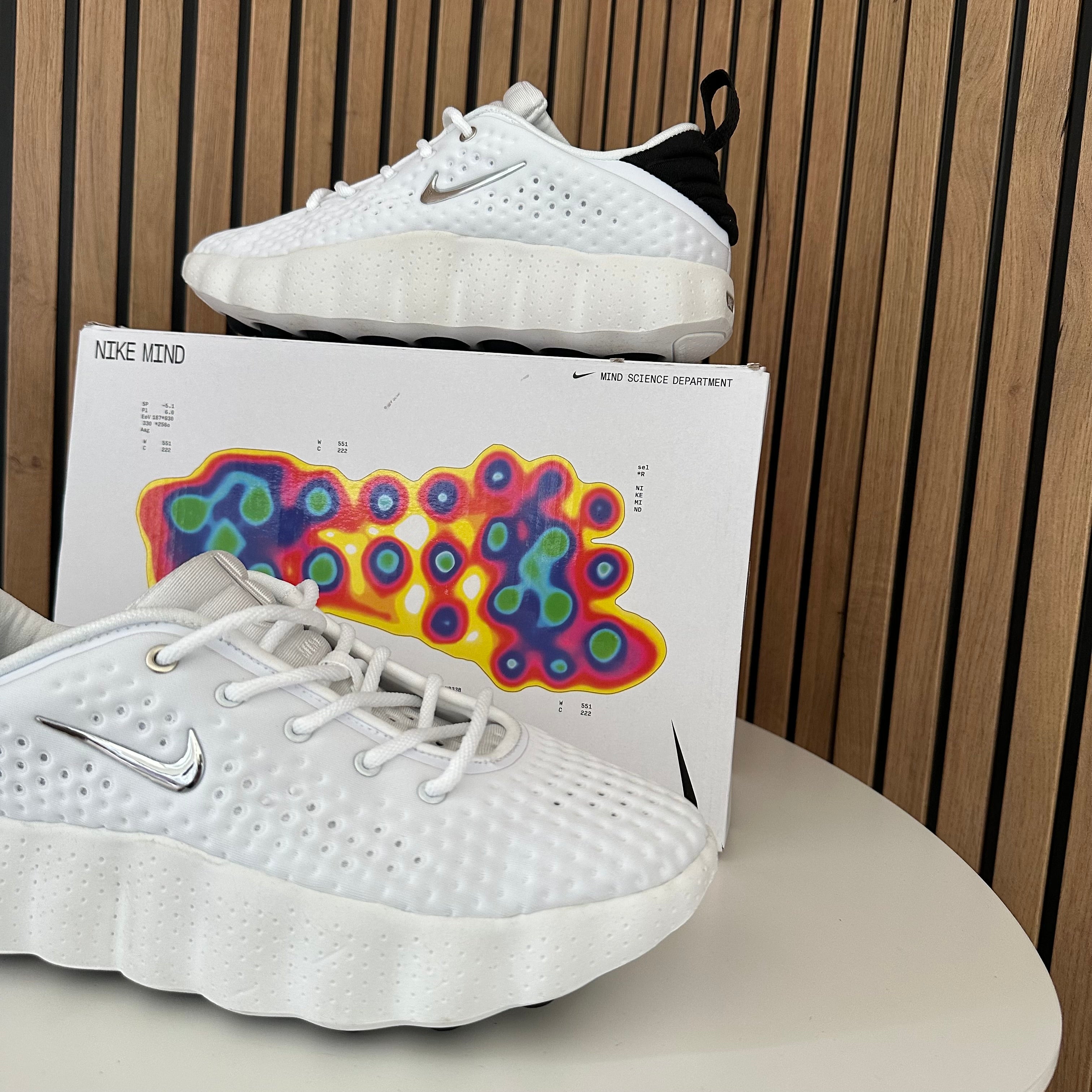 NIKE MIND 002