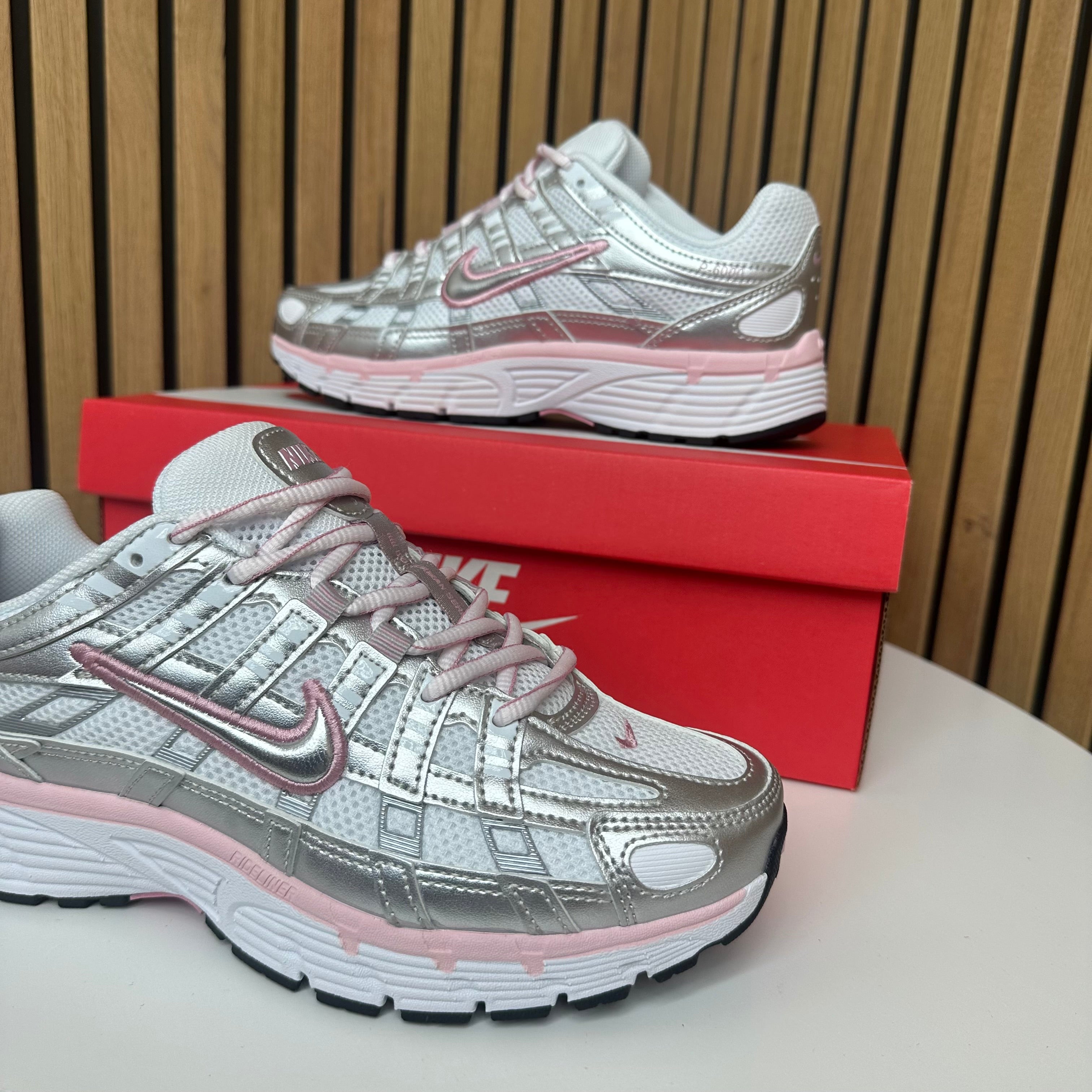 NIKE P6000