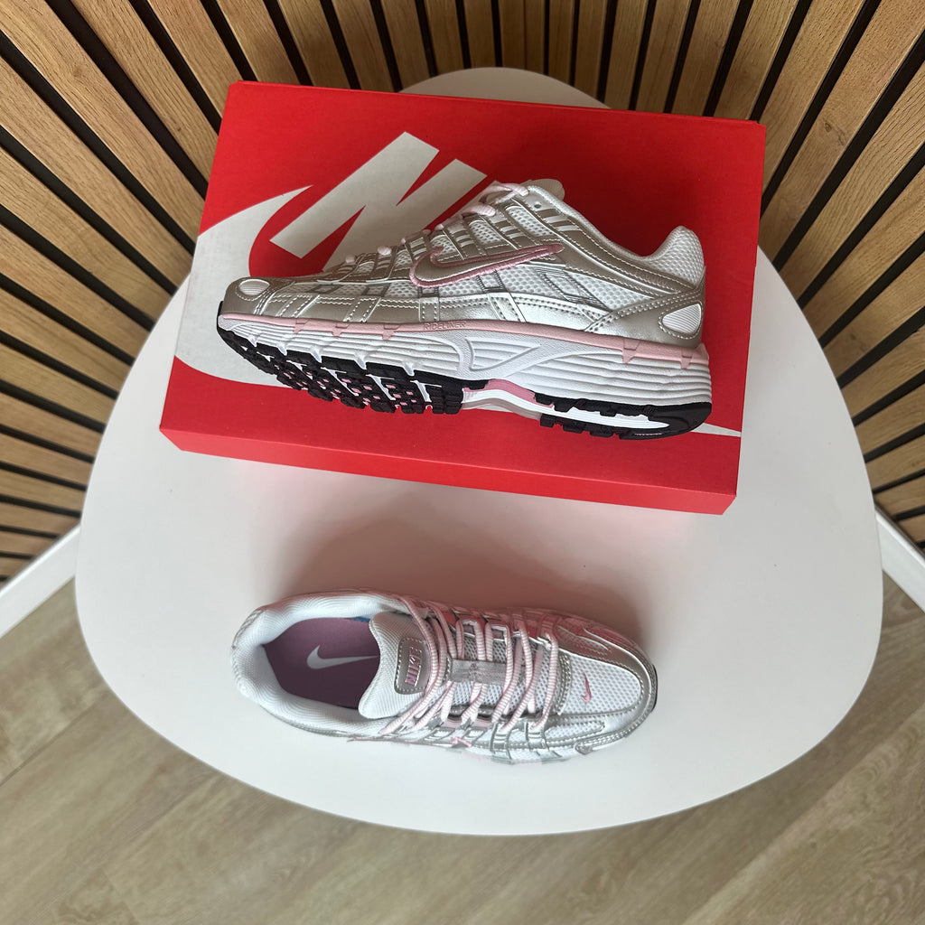 NIKE P6000