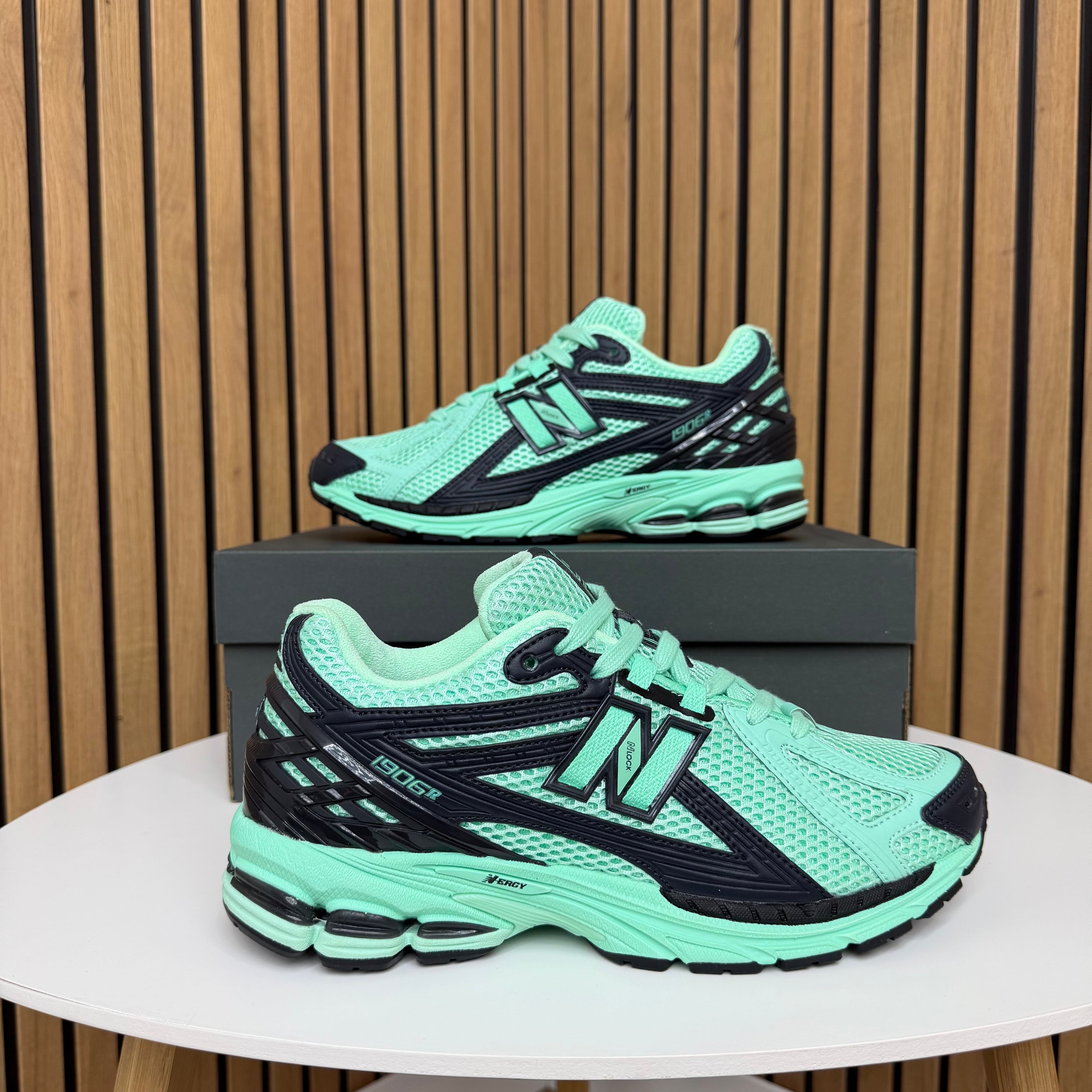 NEW BALANCE