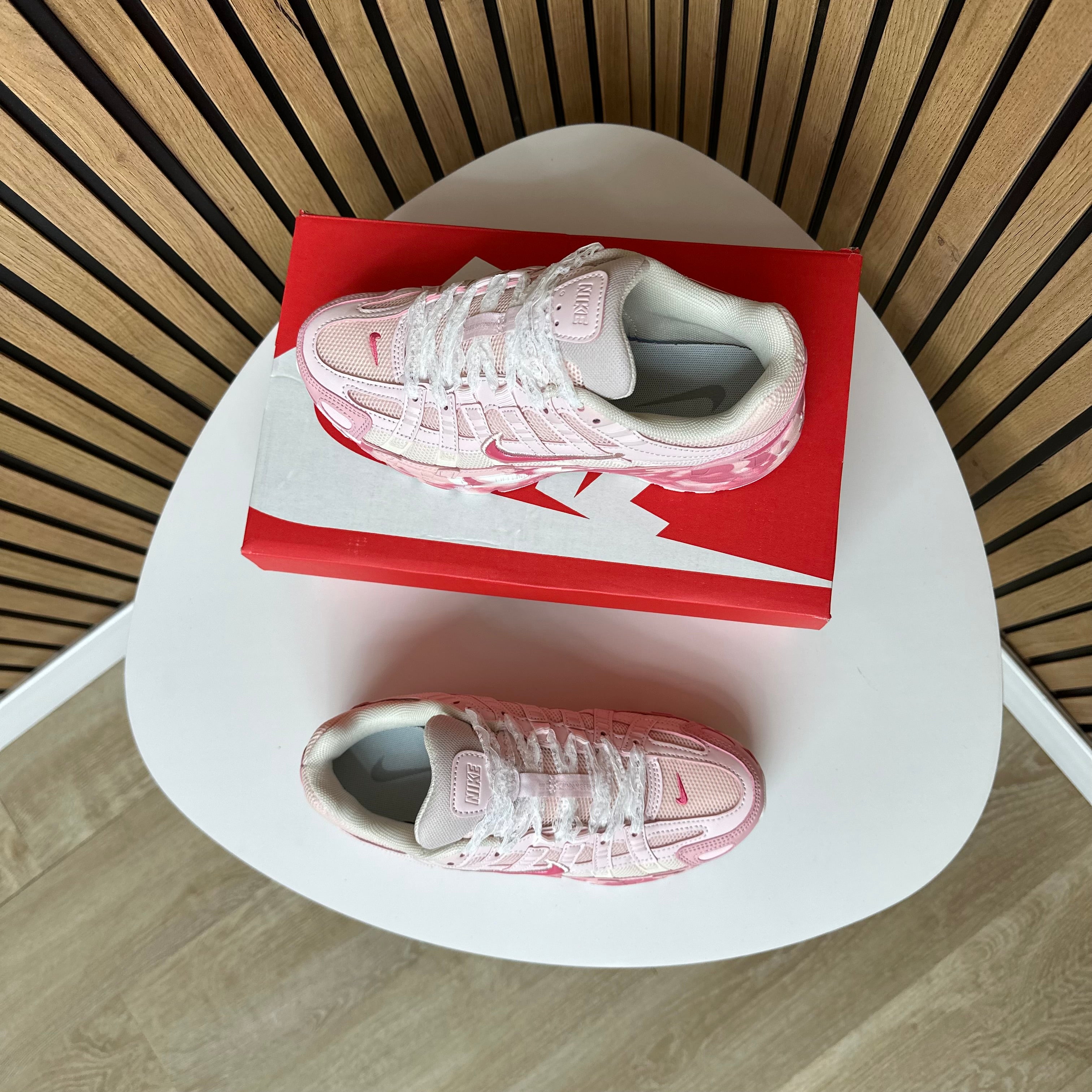 NIKE P6000