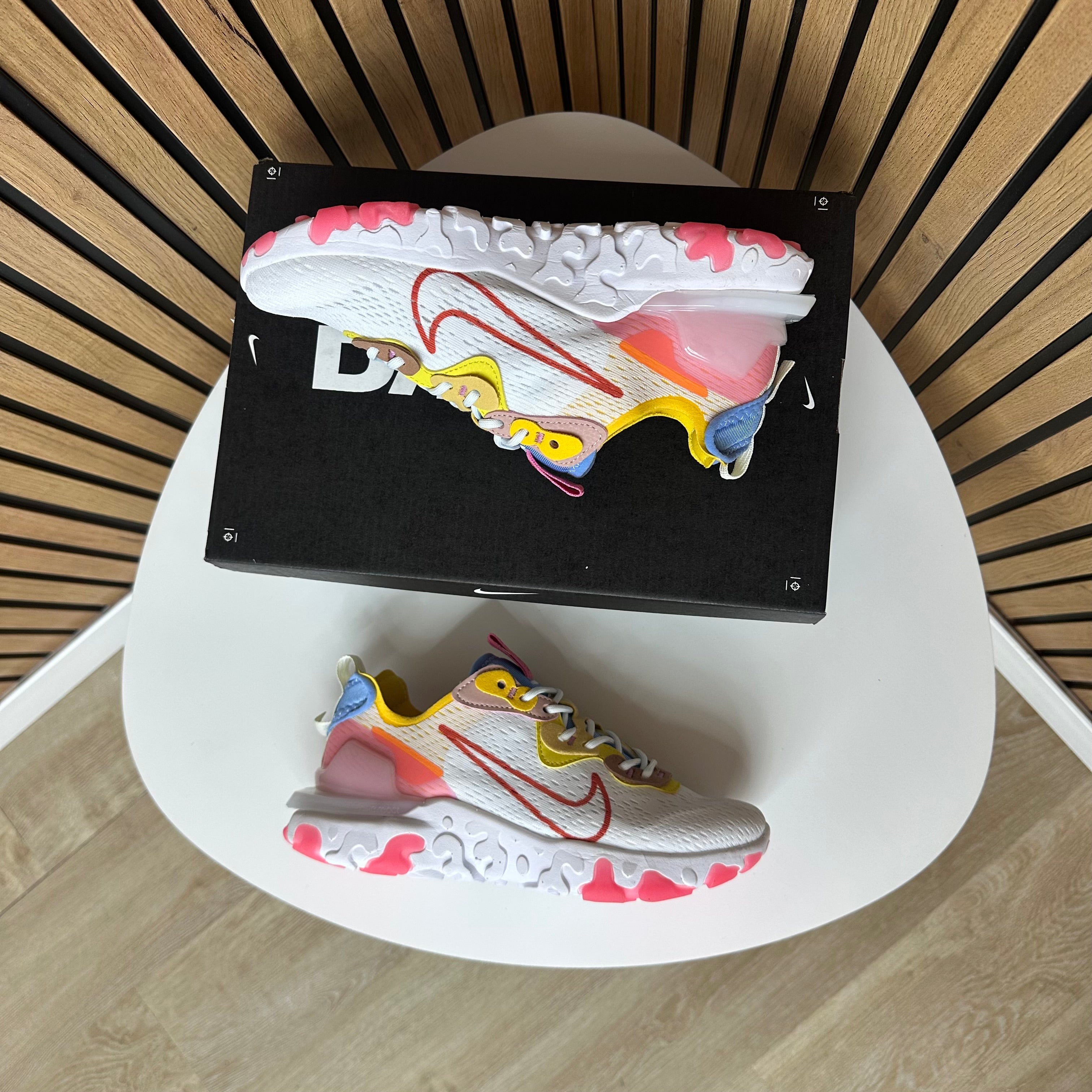 NIKE REACT VISION