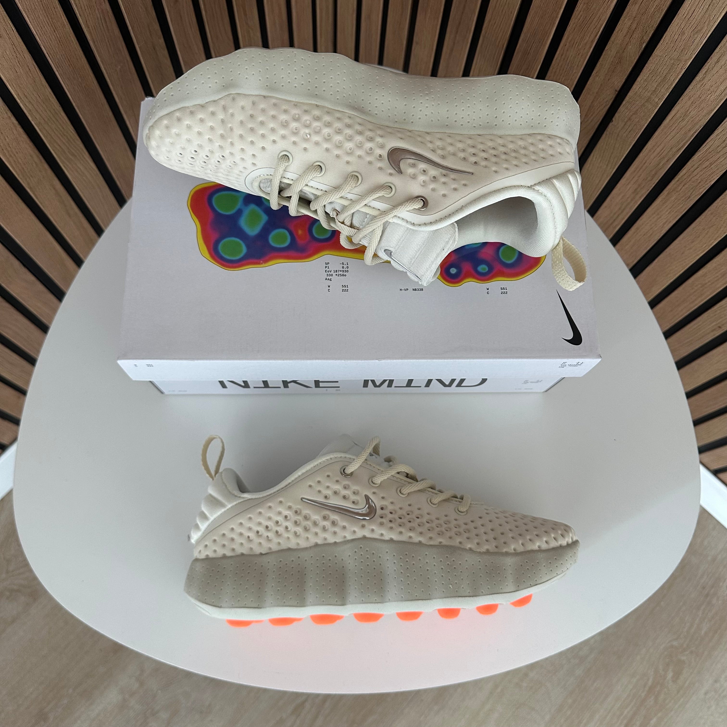 NIKE MIND 002
