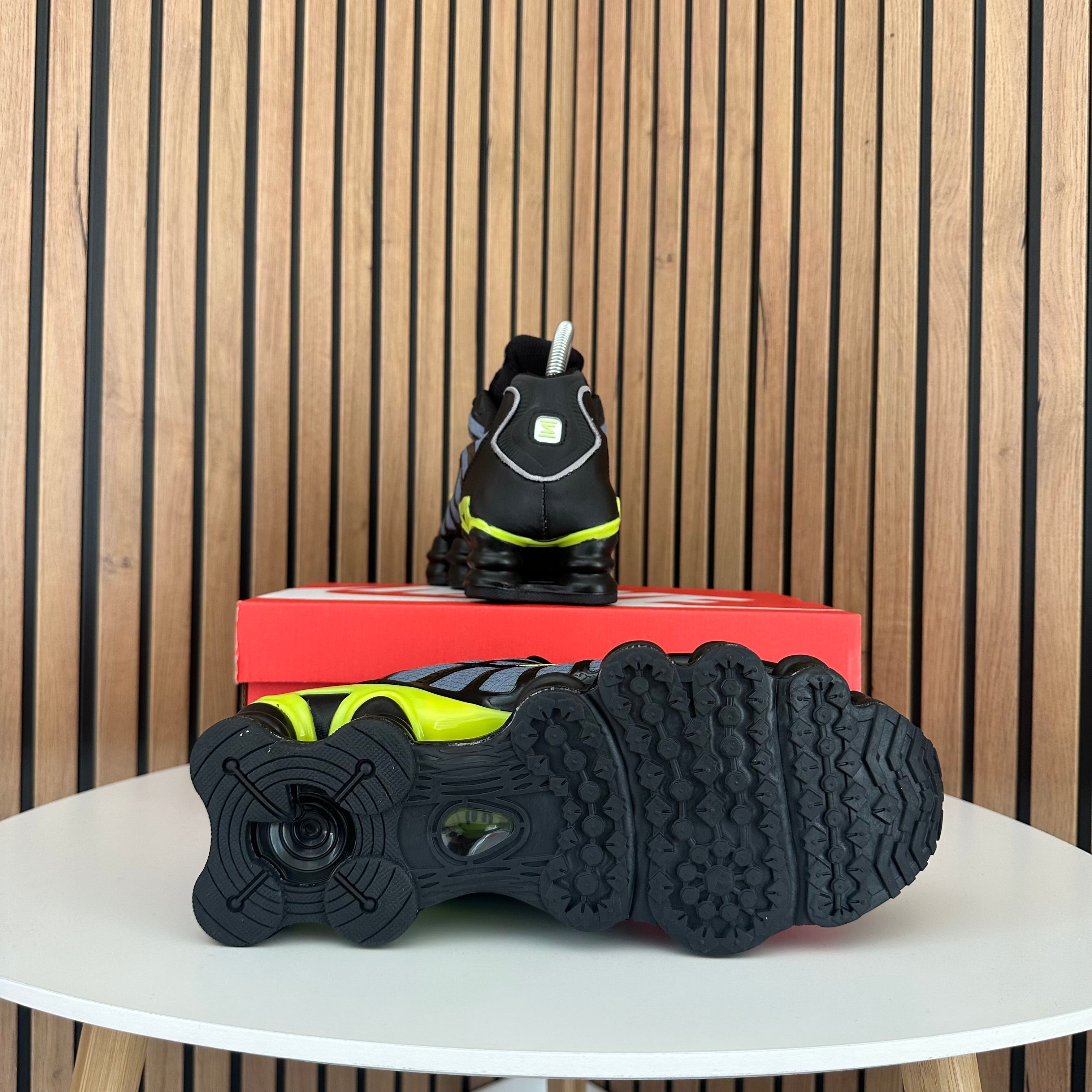 NIKE SHOX TL