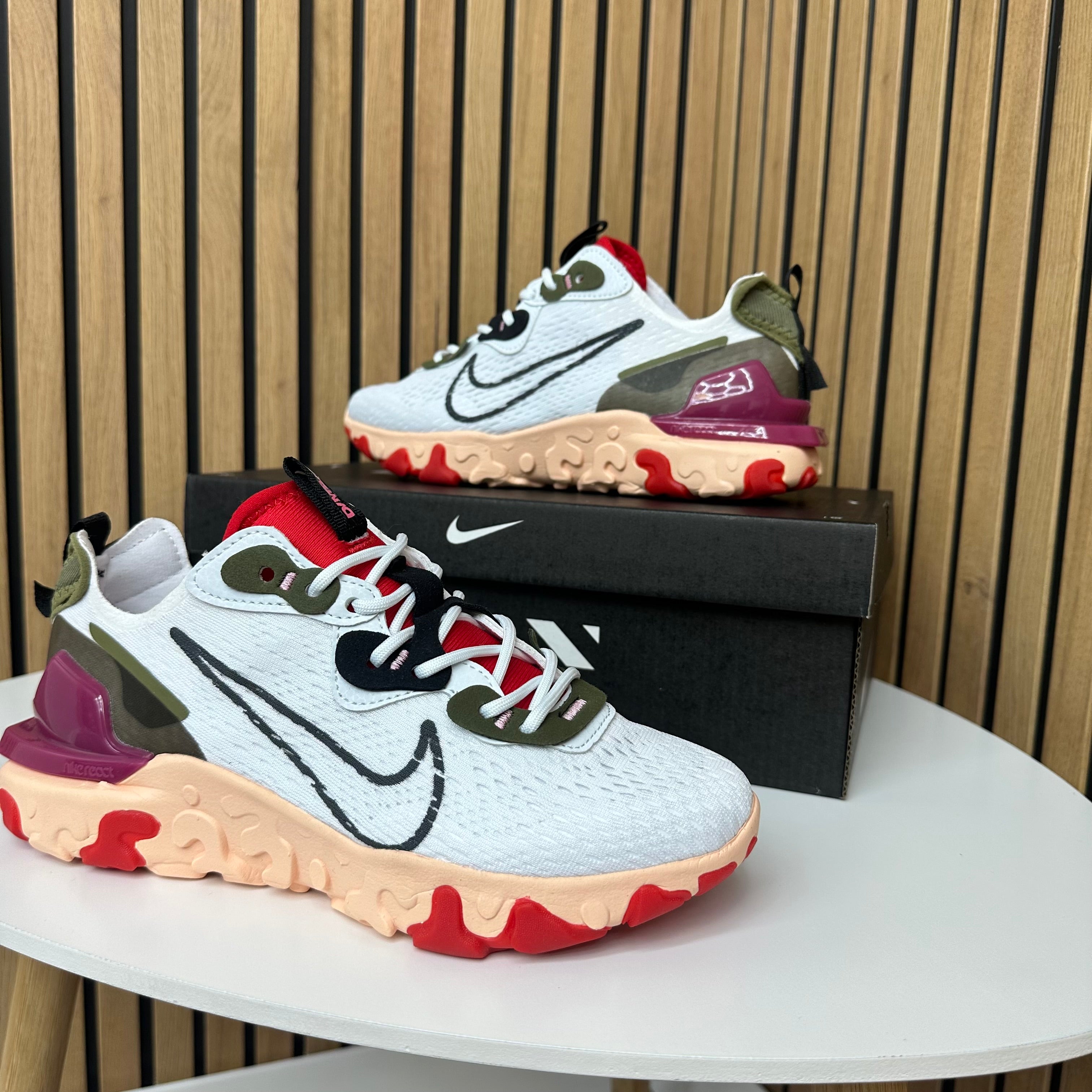 NIKE REACT VISION