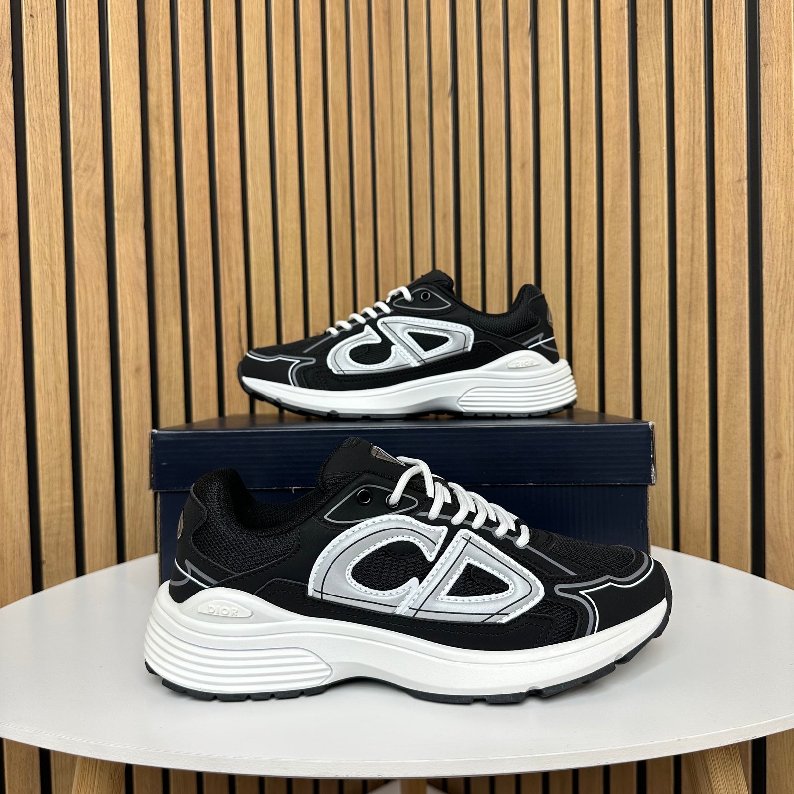 DIOR