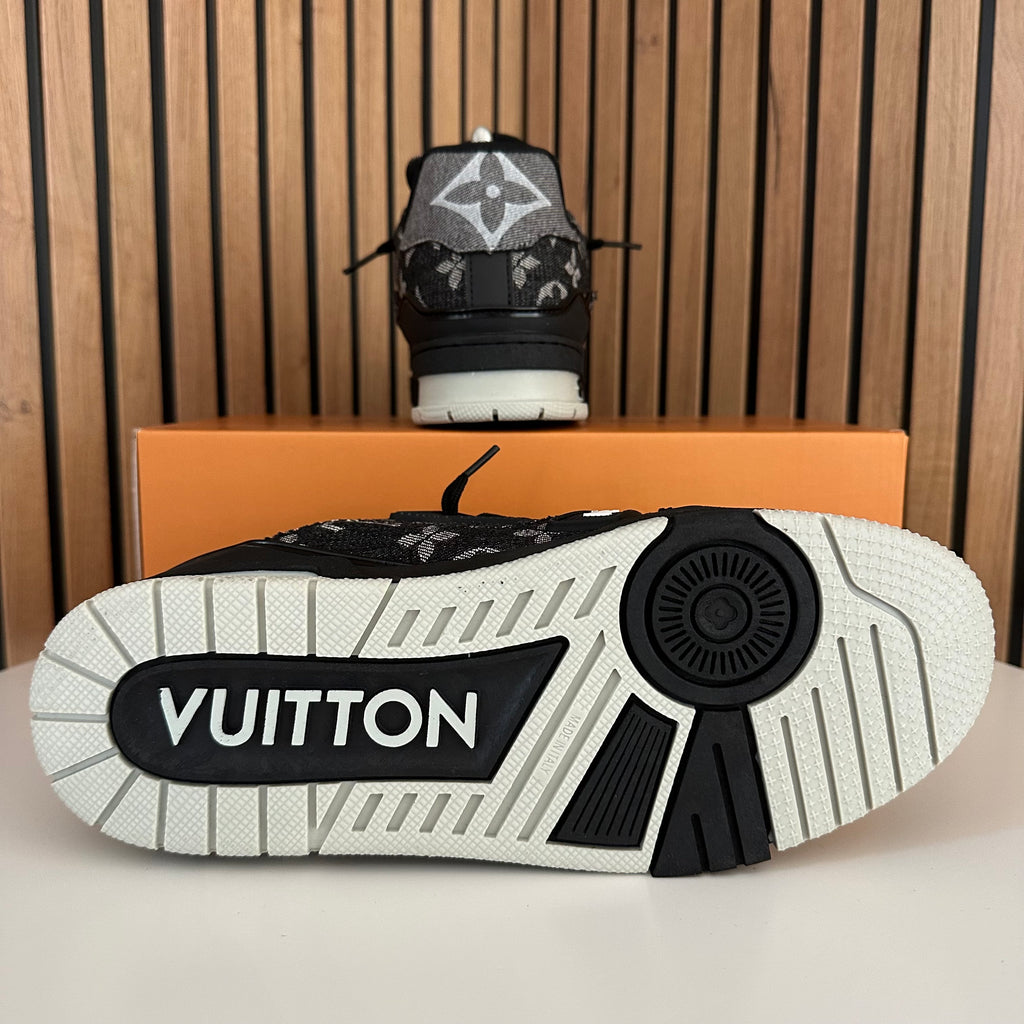 LV TRAINER BLACK & GREY