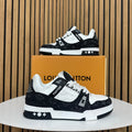 LV TRAINER BLACK & WHITE