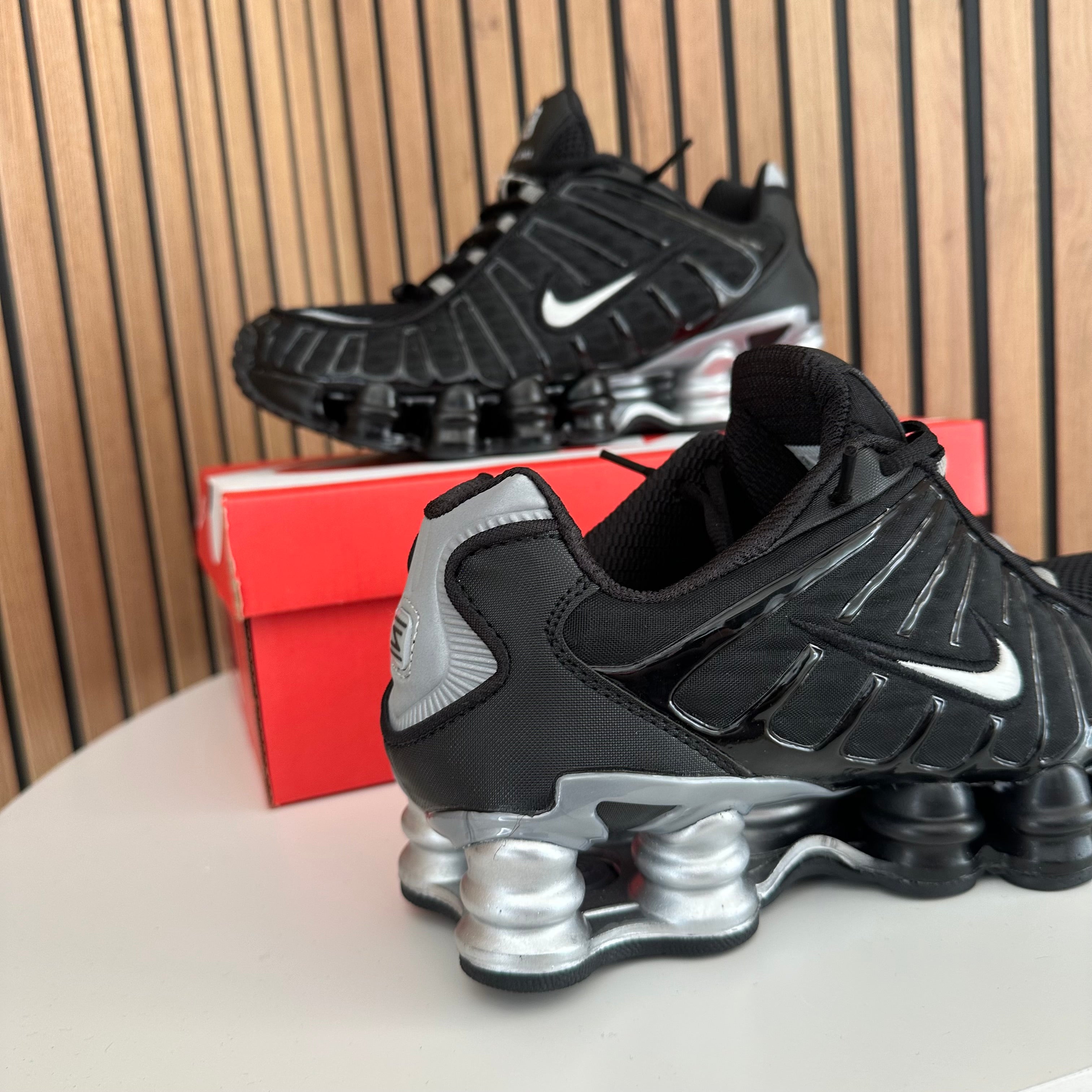 NIKE SHOX TL
