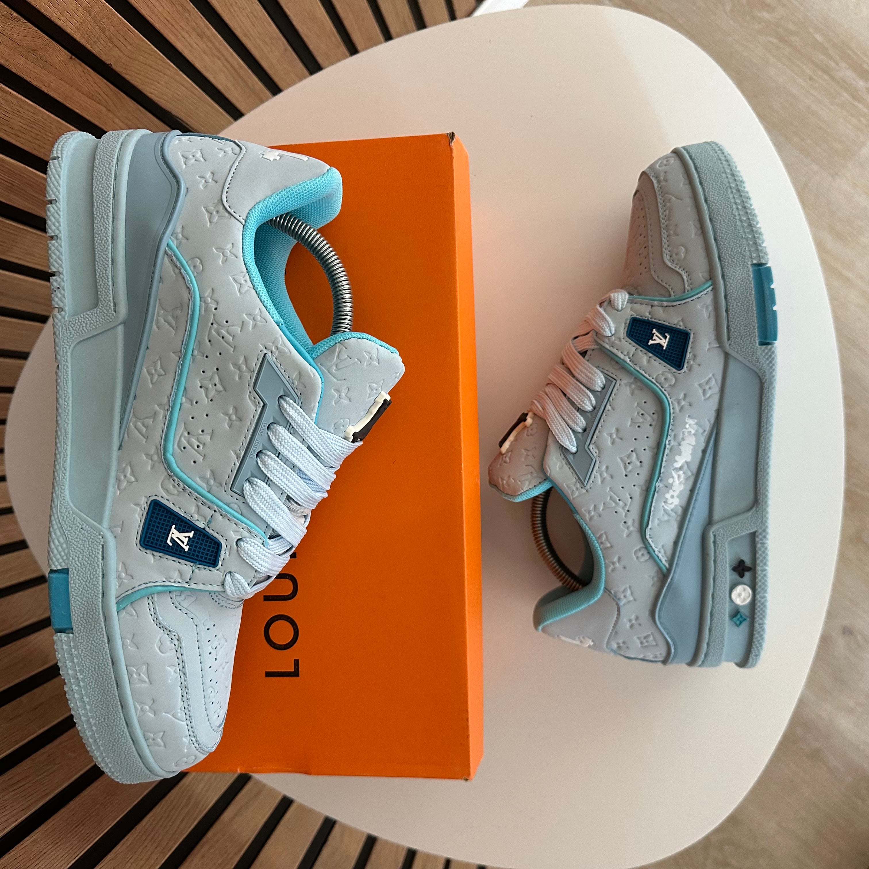 LV TRAINER BLUE