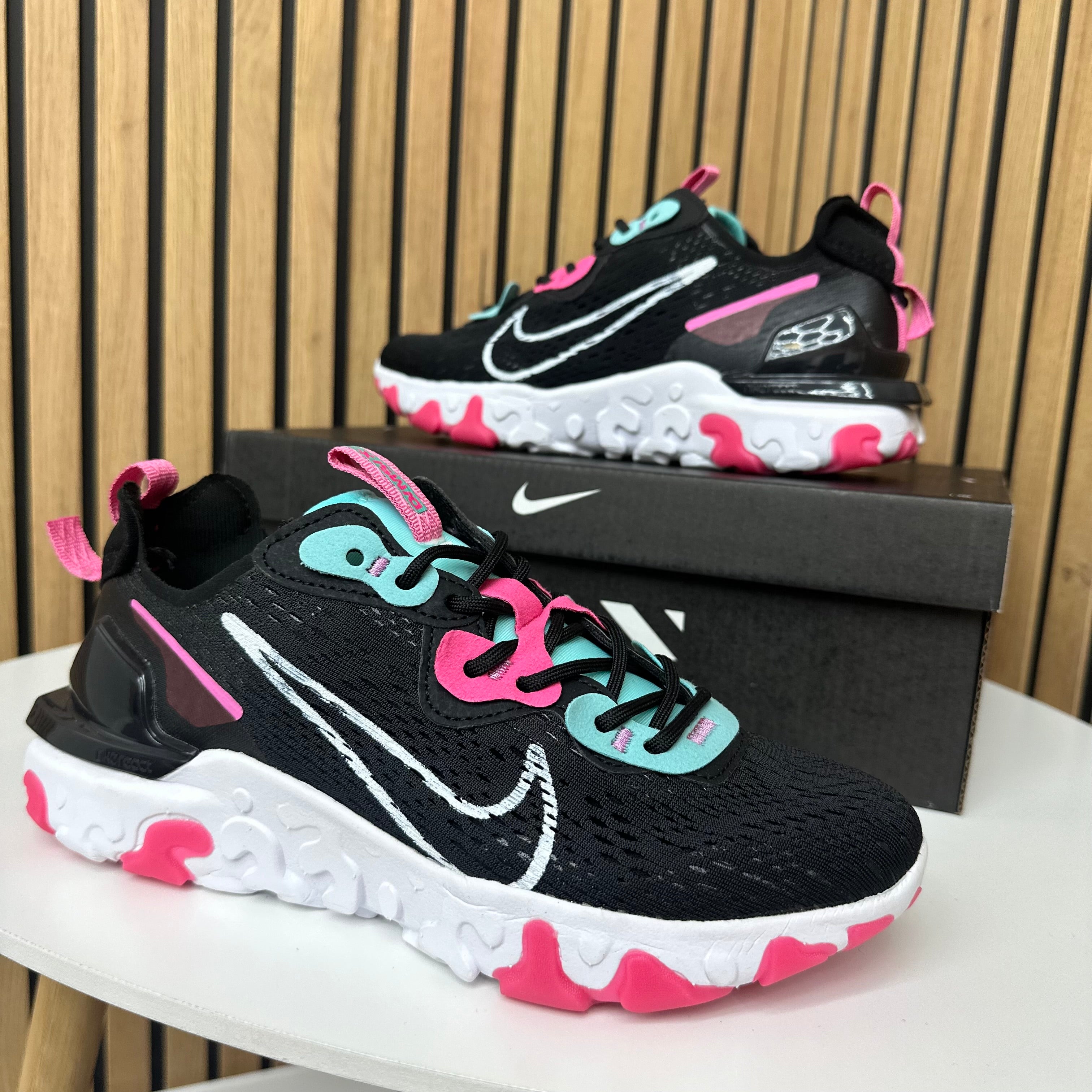 NIKE REACT VISION