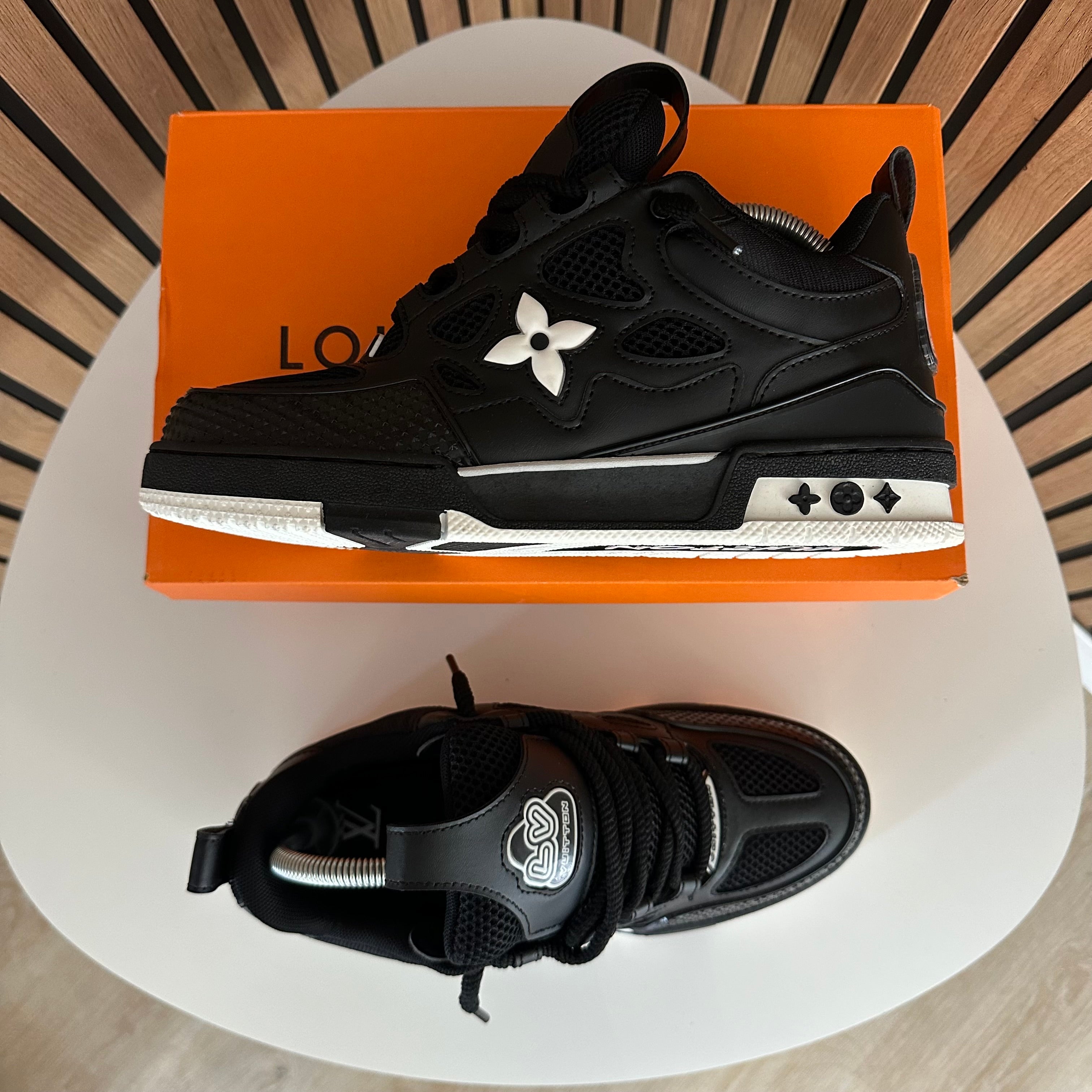 LV SKATE BLACK
